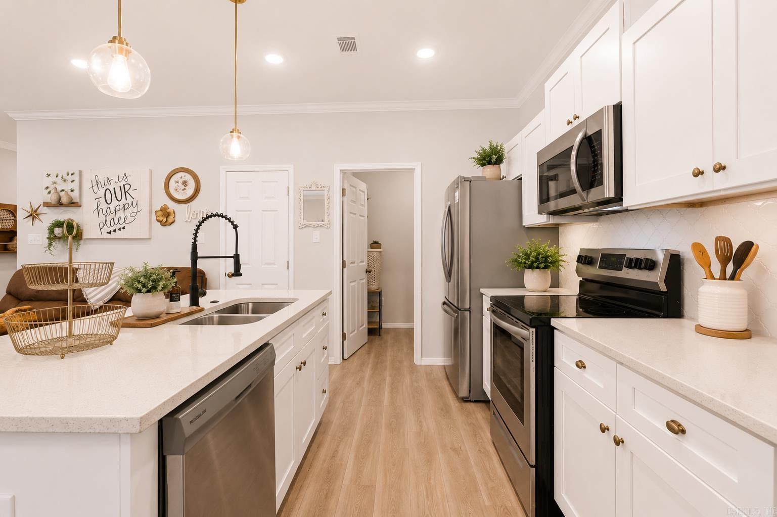 THE VILLAGES AT MAGNOLIA LANE - Residential