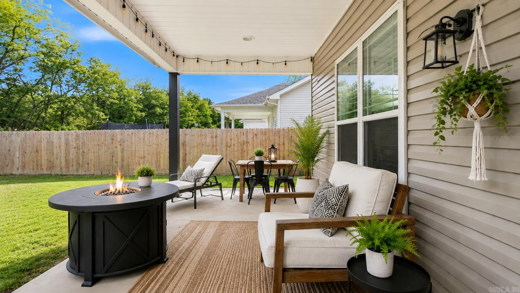 THE VILLAGES AT MAGNOLIA LANE - Residential