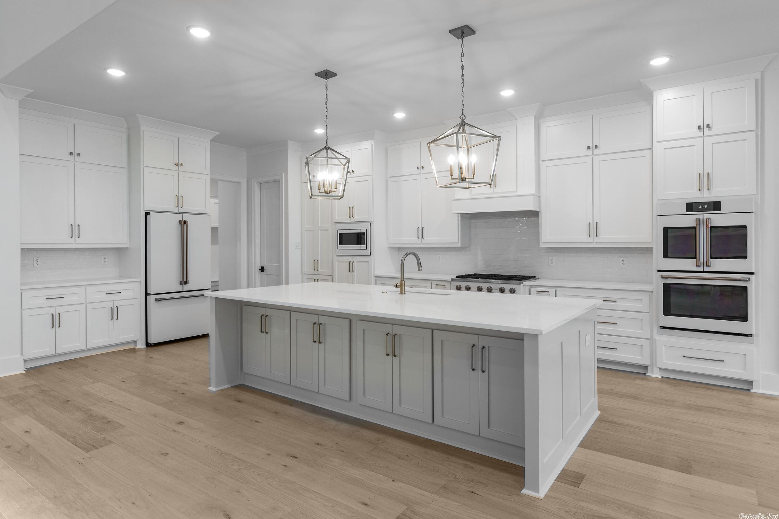 CHENAL VALLEY "FALSTONE COURT" - Residential