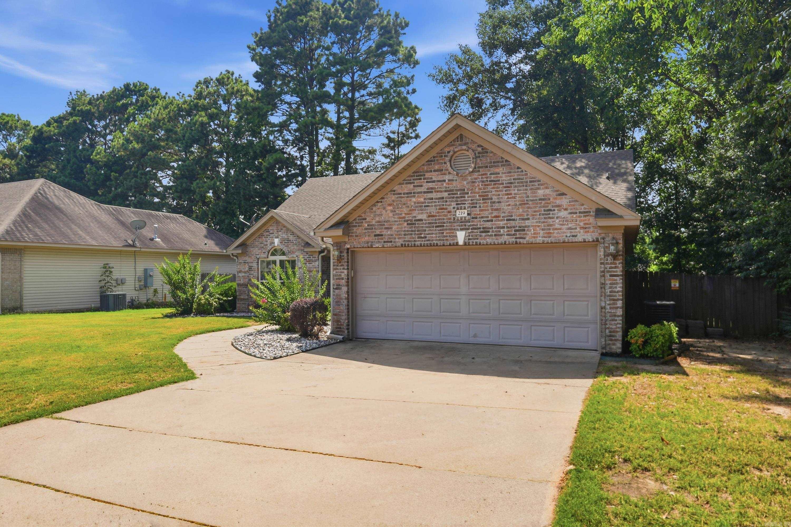 MADISON VILLAGE - Residential
