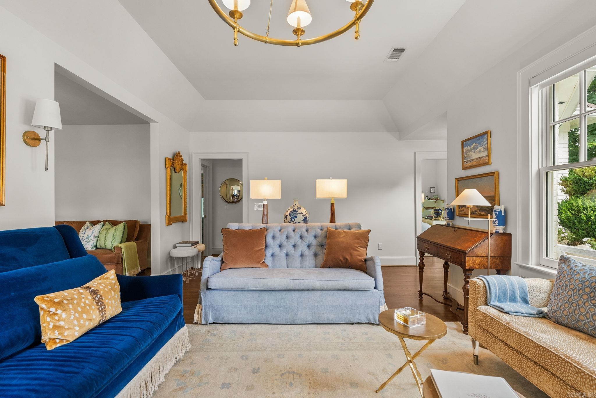 NEWTONS - Residential
