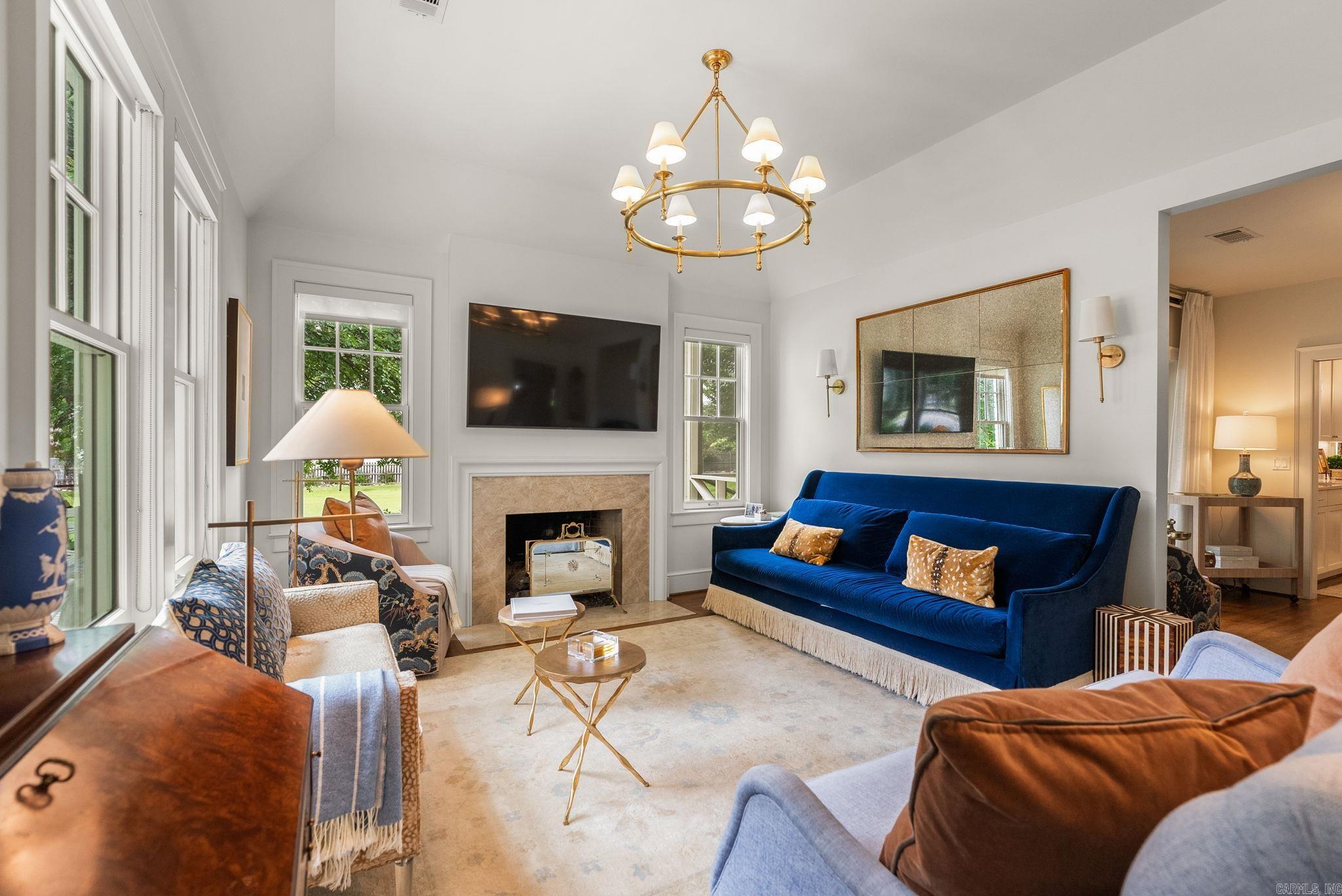 NEWTONS - Residential