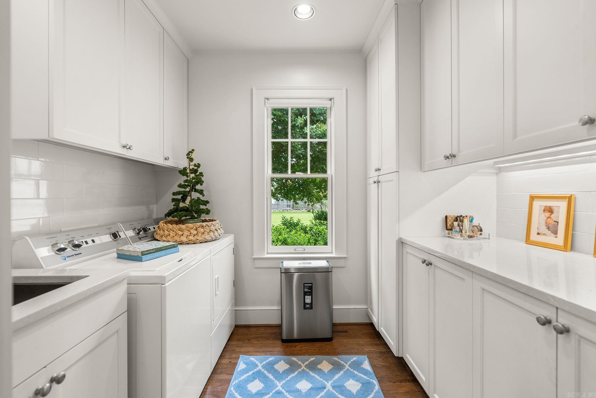 NEWTONS - Residential