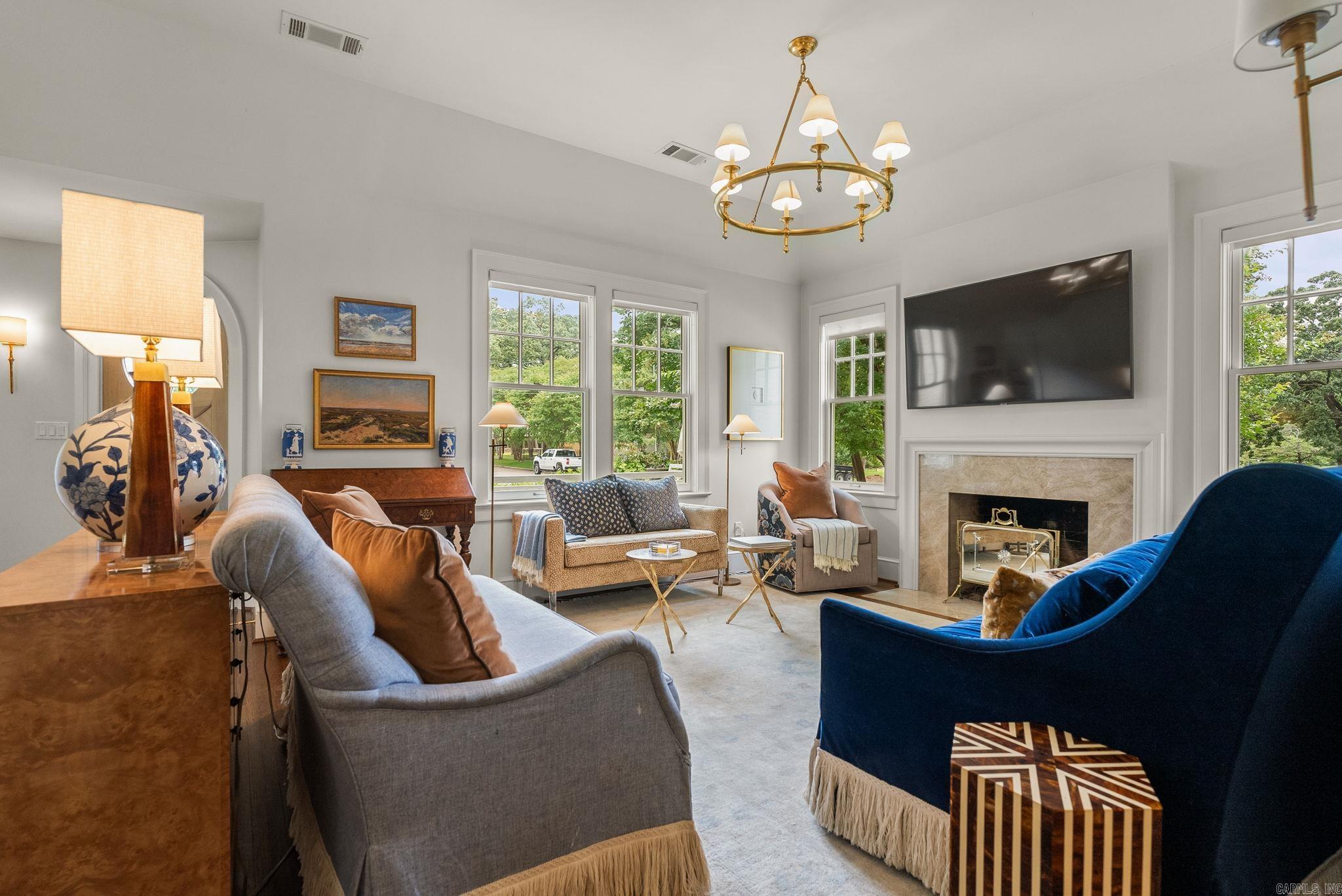 NEWTONS - Residential