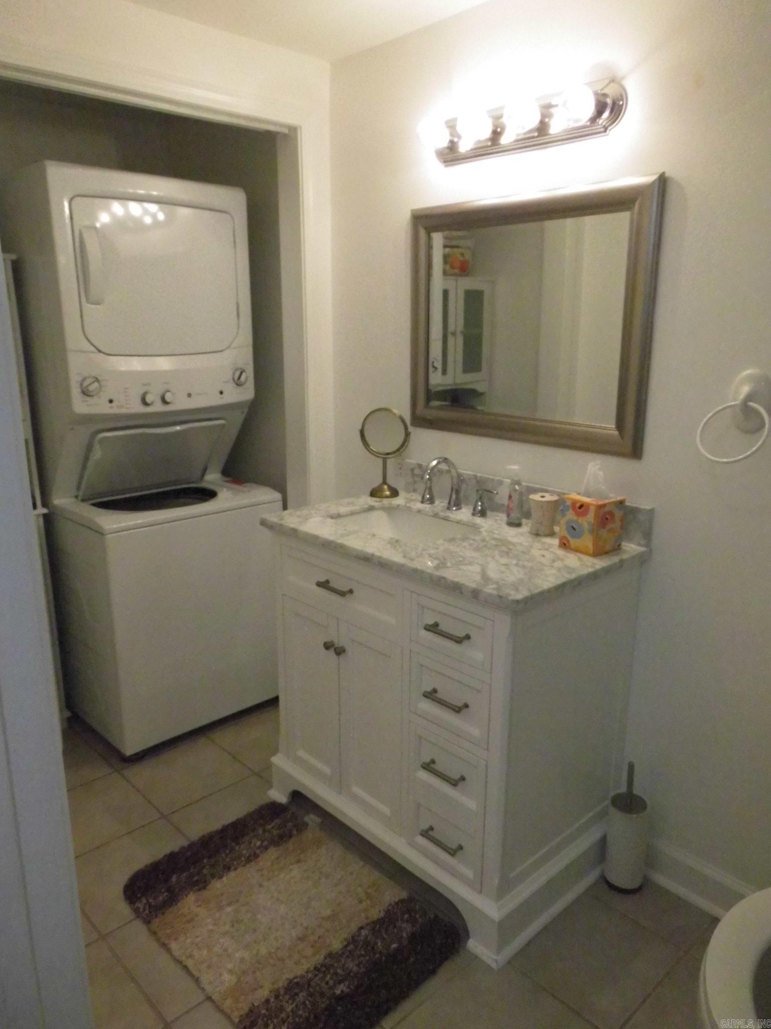 Maple Creek-Orchard Lake - Residential