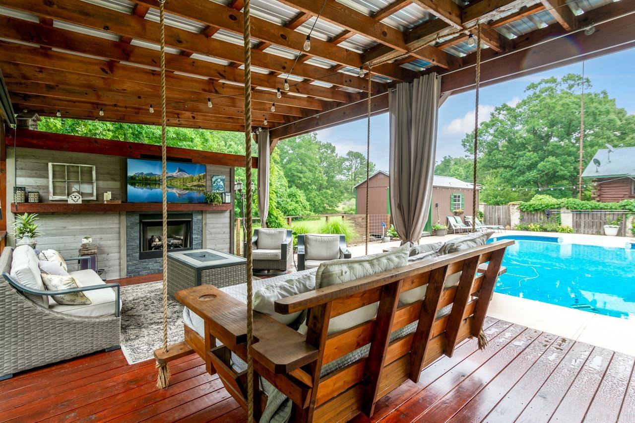 ROMANCE ACRES - Residential