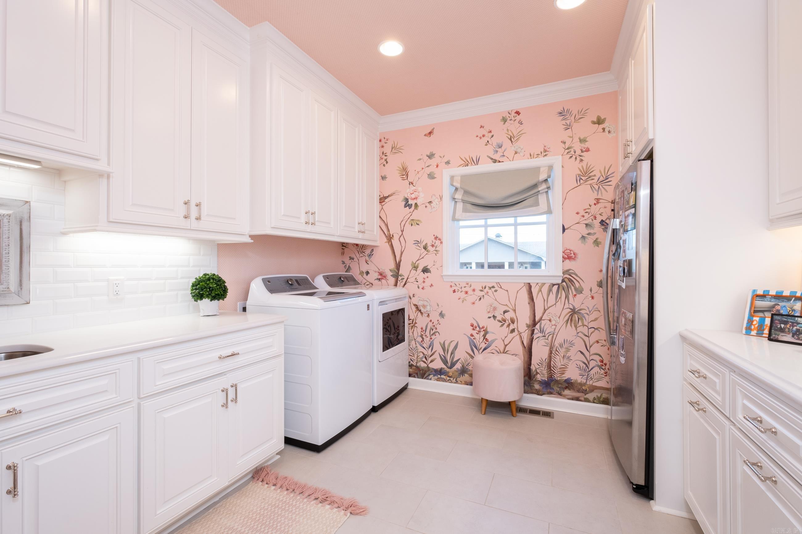 EAST PALISADES - Residential