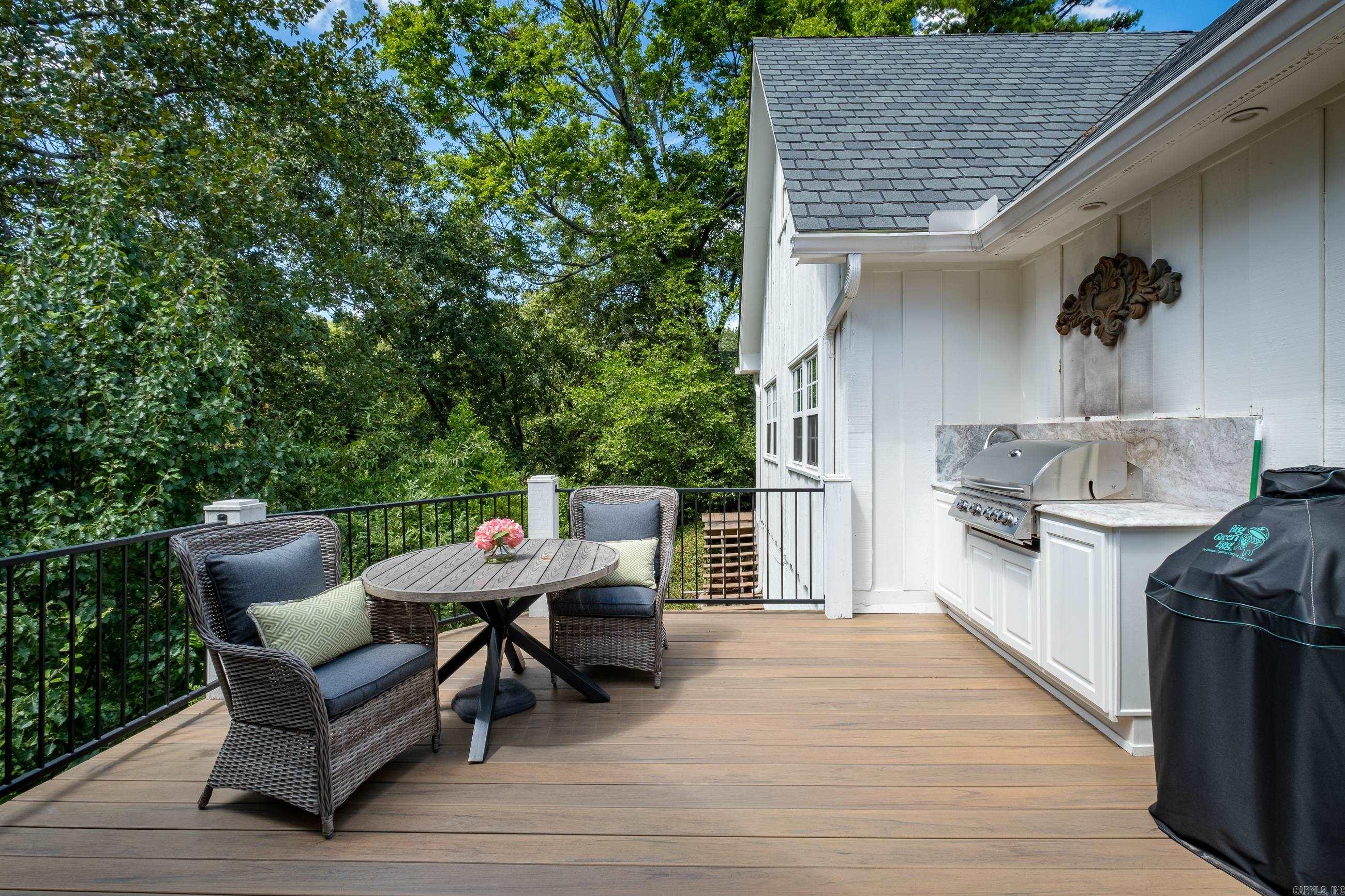 EAST PALISADES - Residential