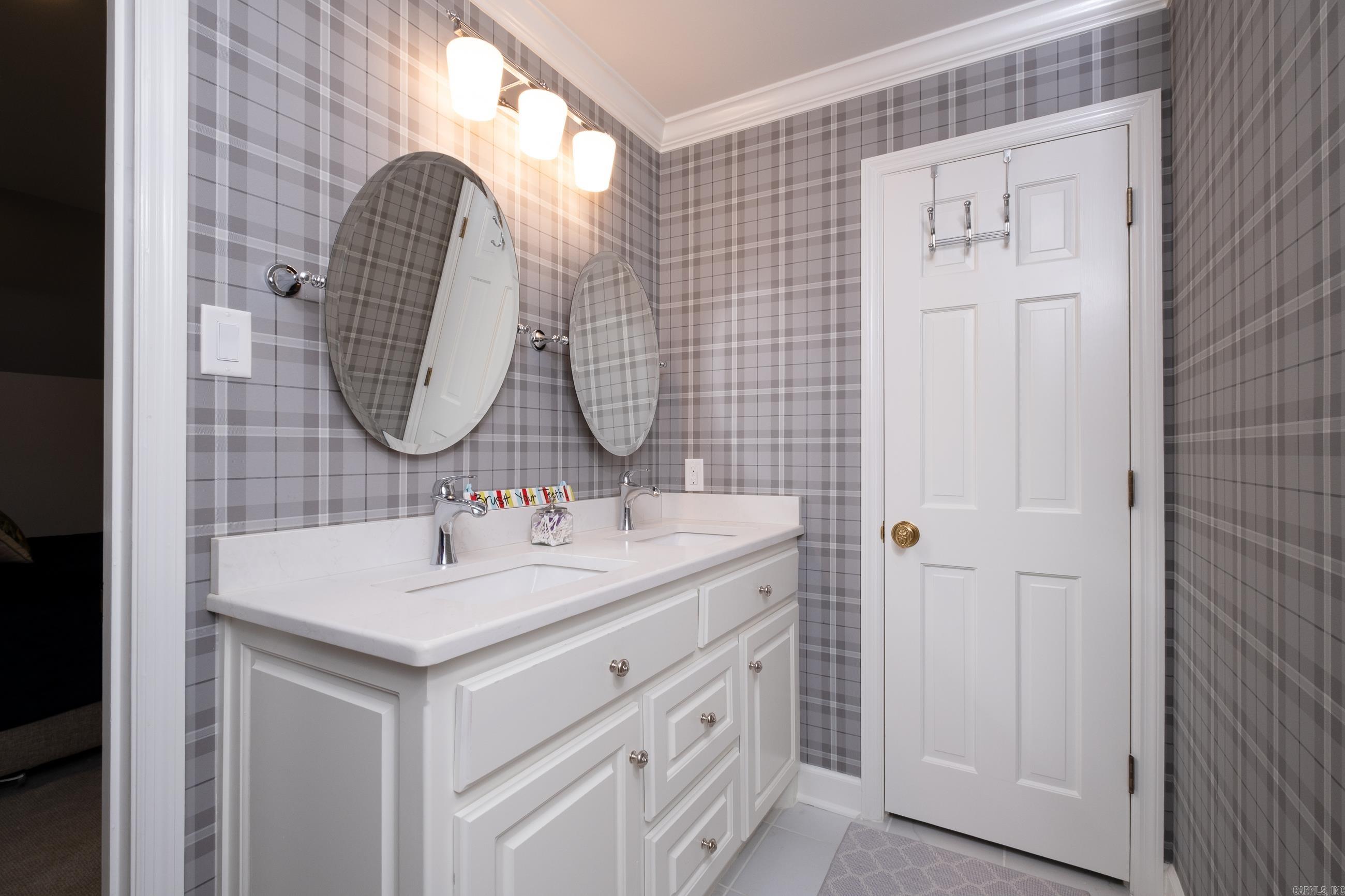 EAST PALISADES - Residential