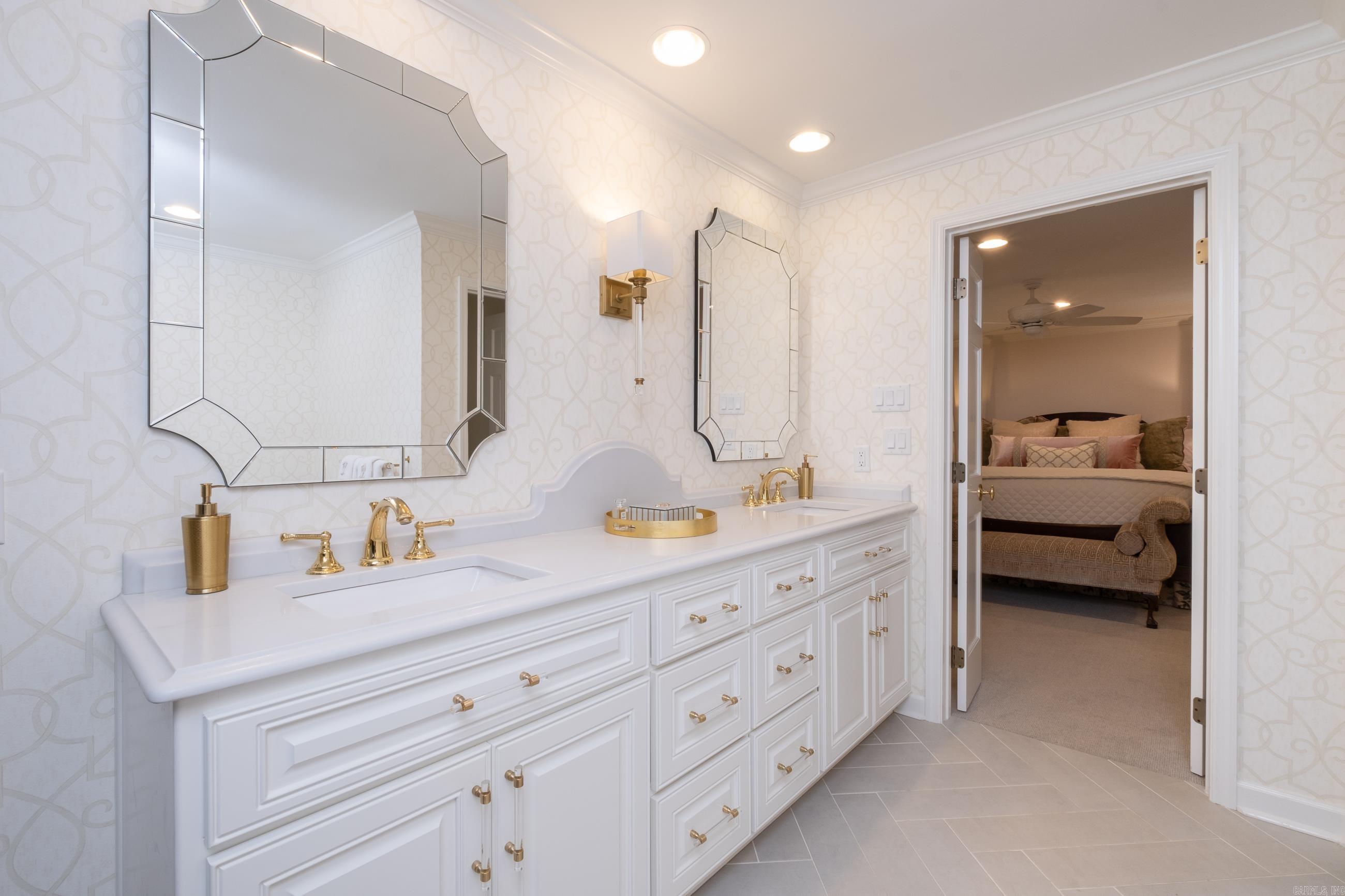 EAST PALISADES - Residential