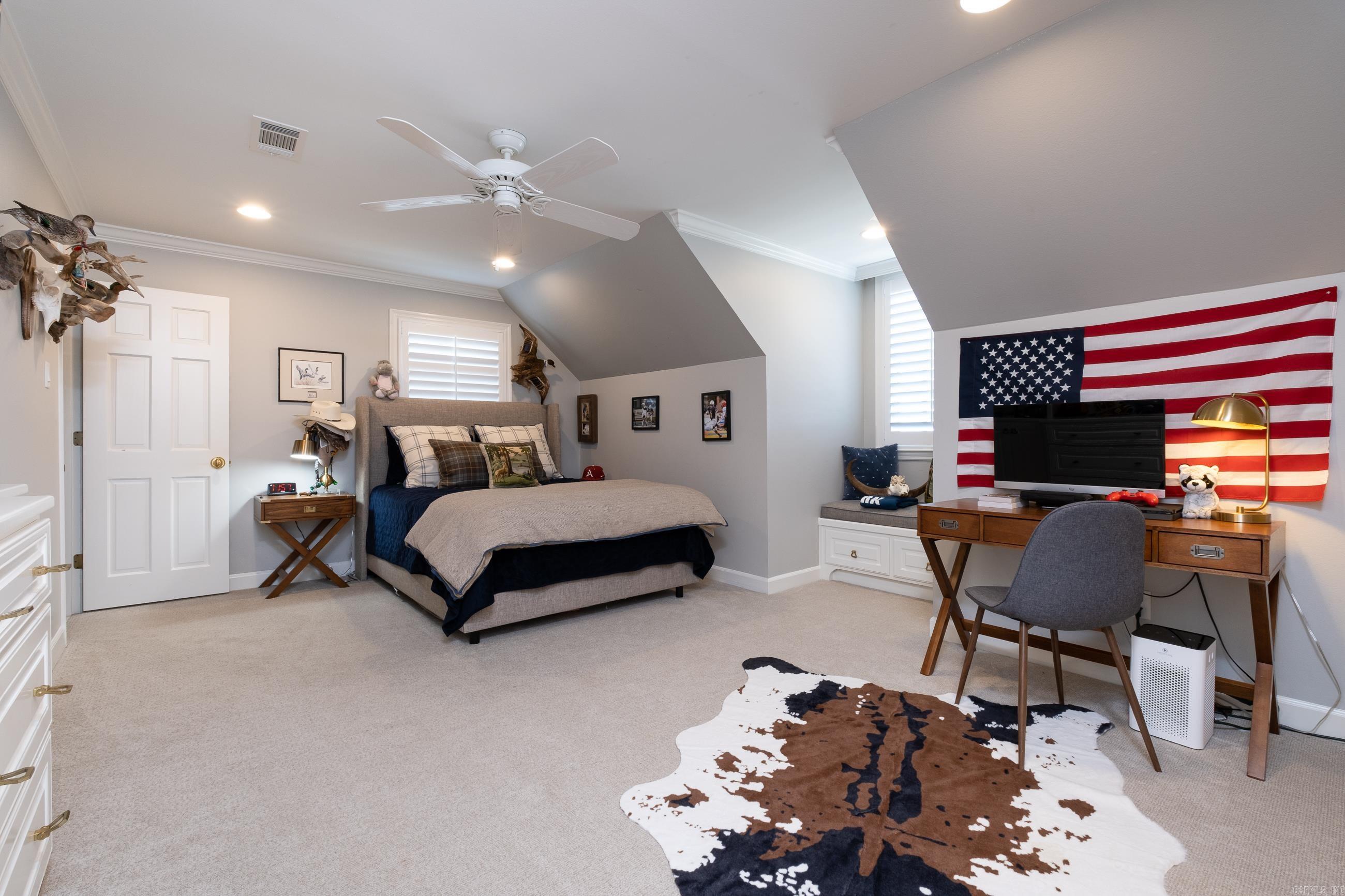 EAST PALISADES - Residential