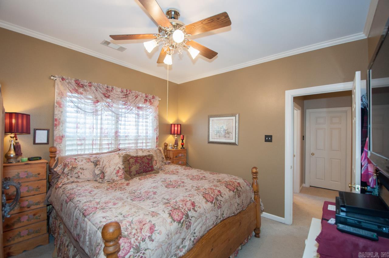 COUNTRY CLUB OF ARK THE - Residential