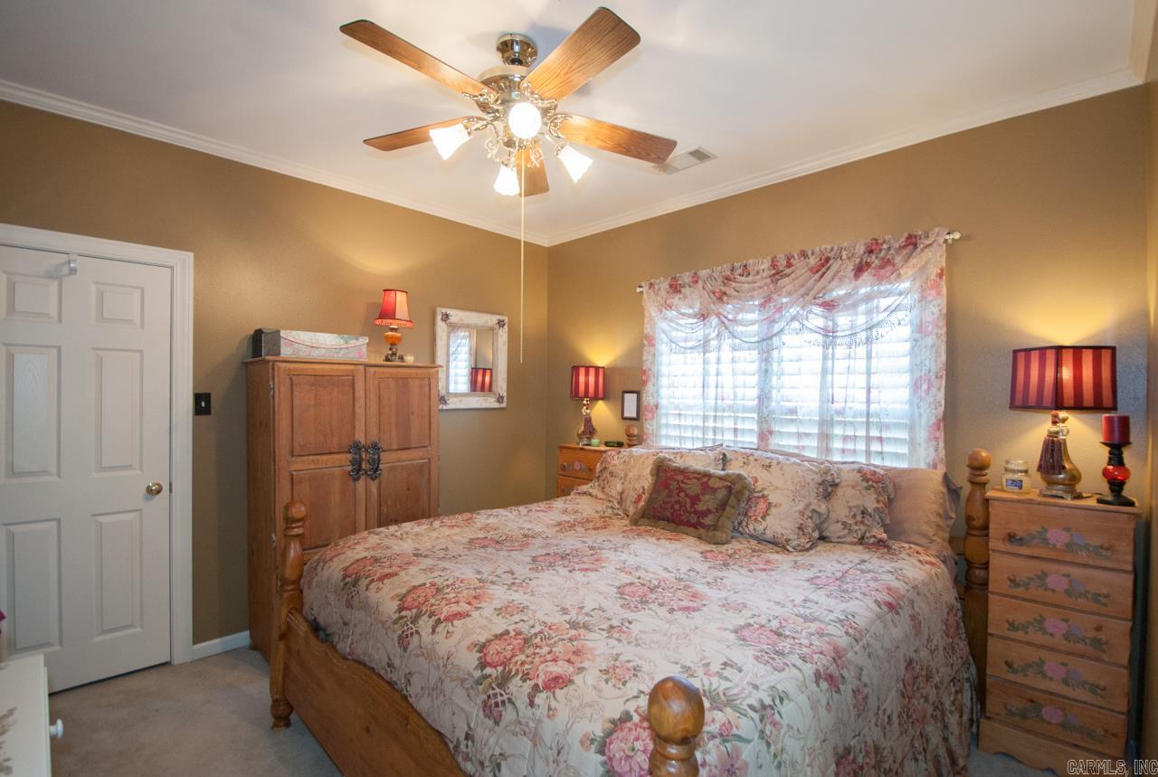 COUNTRY CLUB OF ARK THE - Residential