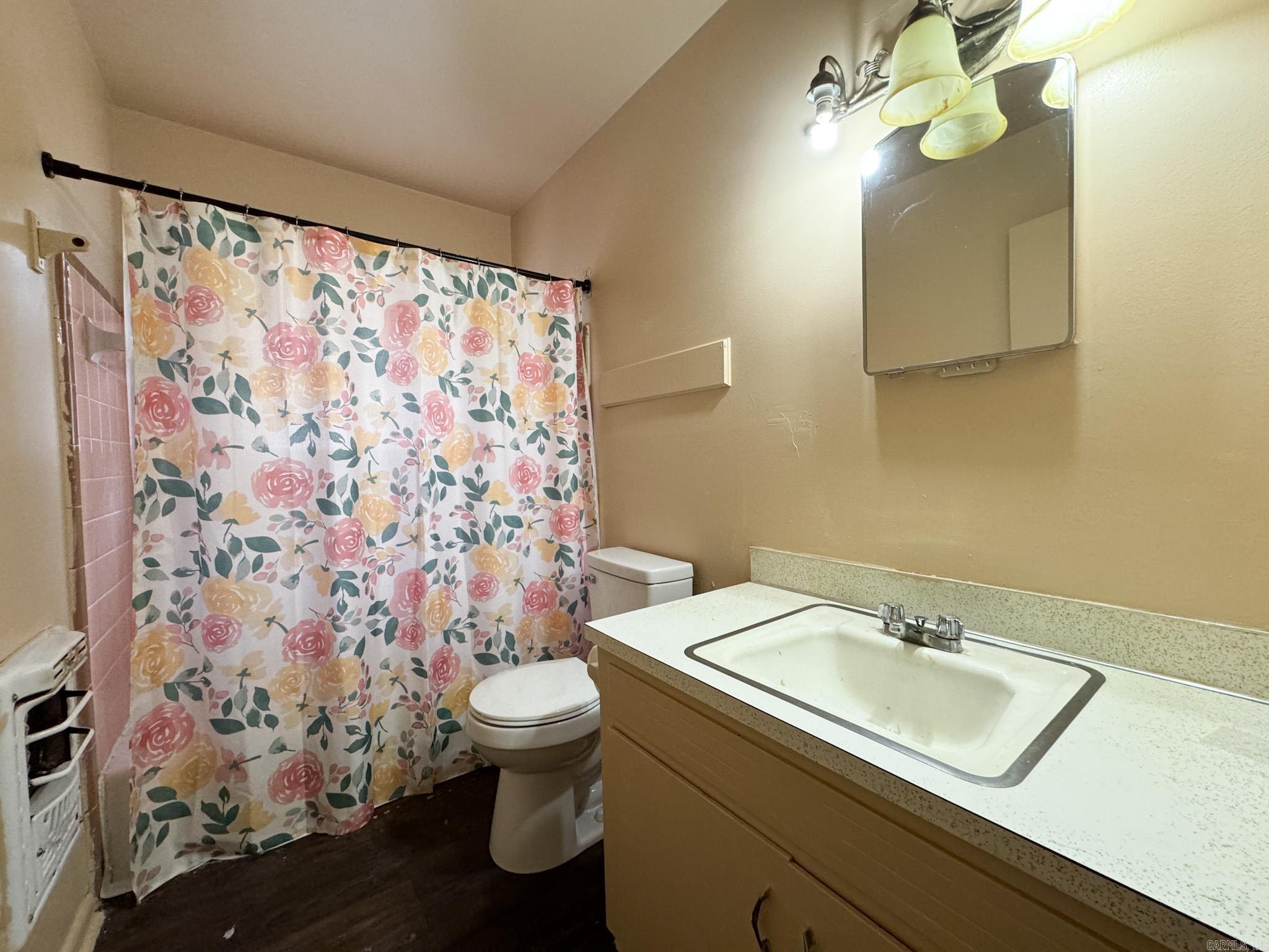 WAKEFIELD VILLAGE - Residential