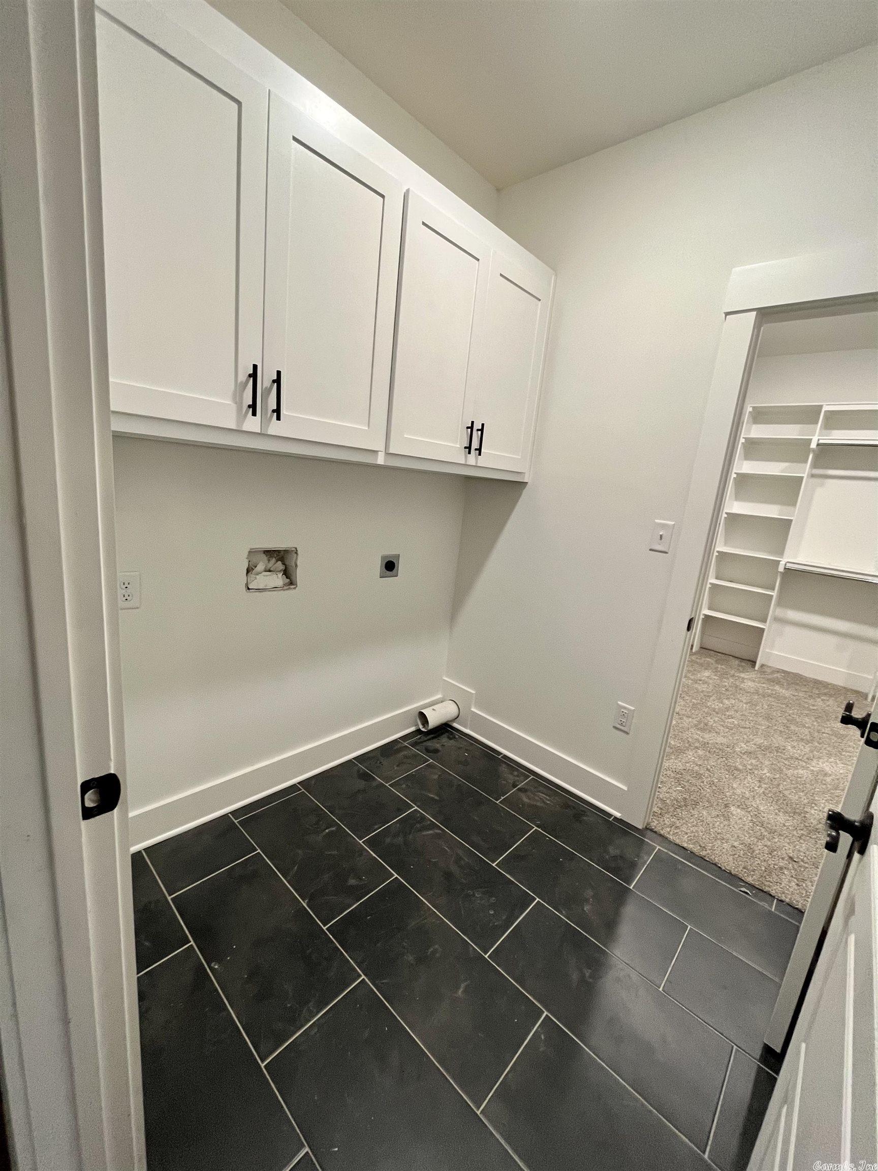 THE WOODS OF HURRICANE LAKE ESTA - Residential