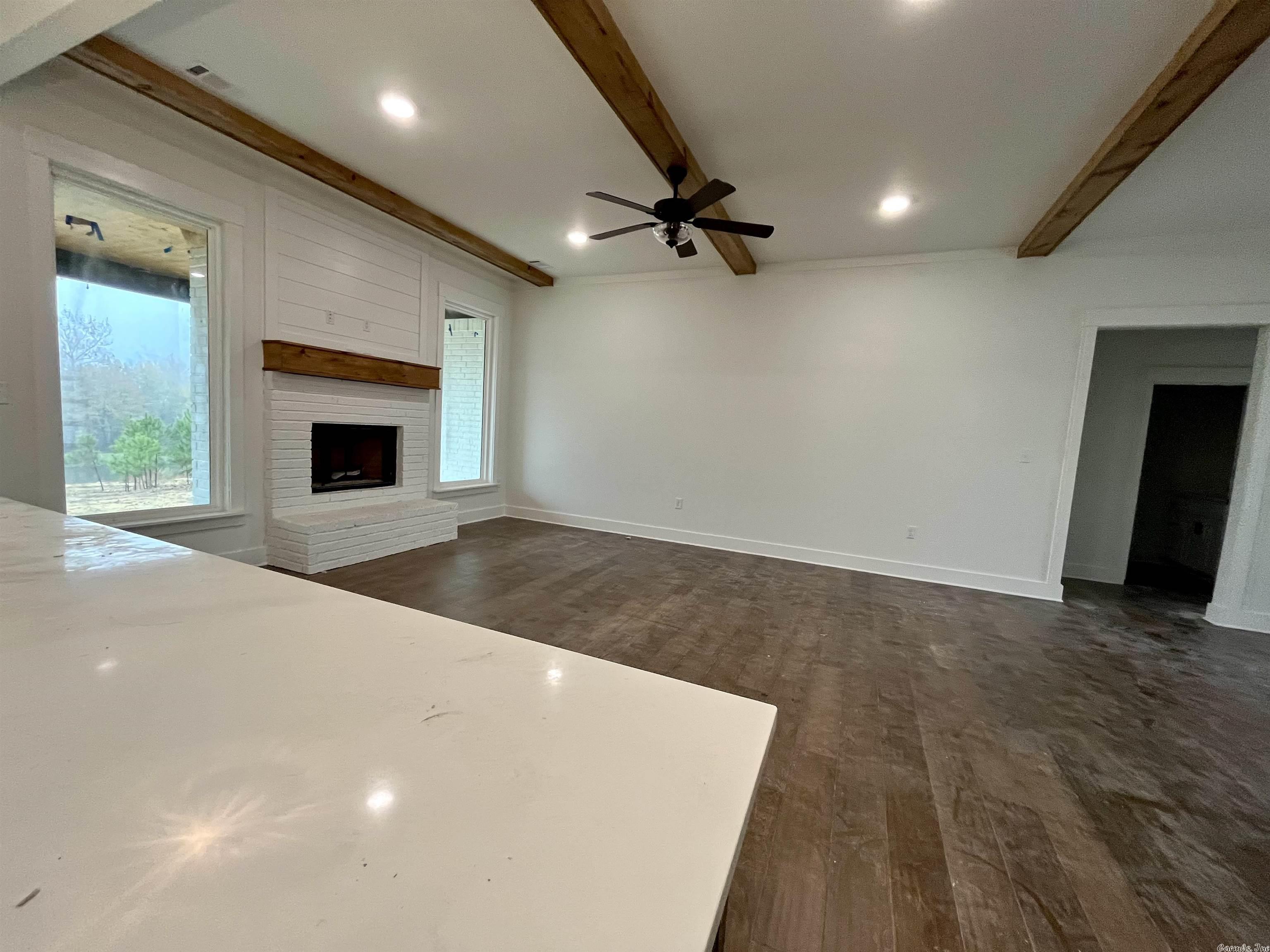 THE WOODS OF HURRICANE LAKE ESTA - Residential