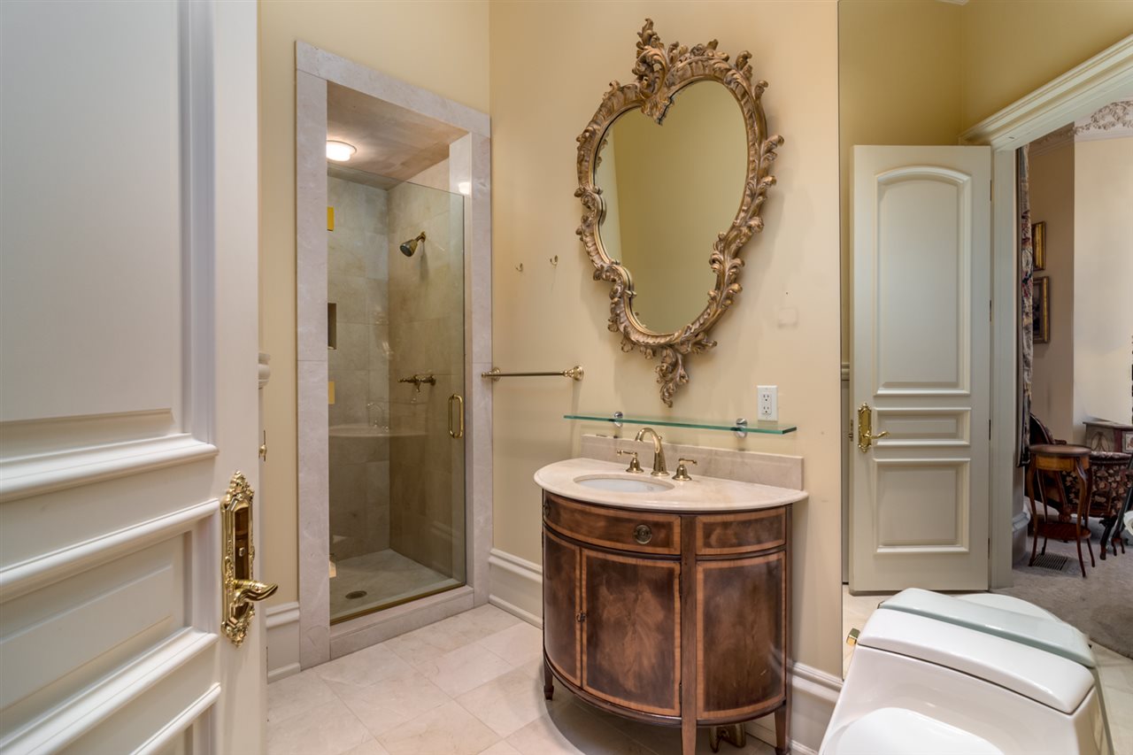HICKORY CREEK - Residential
