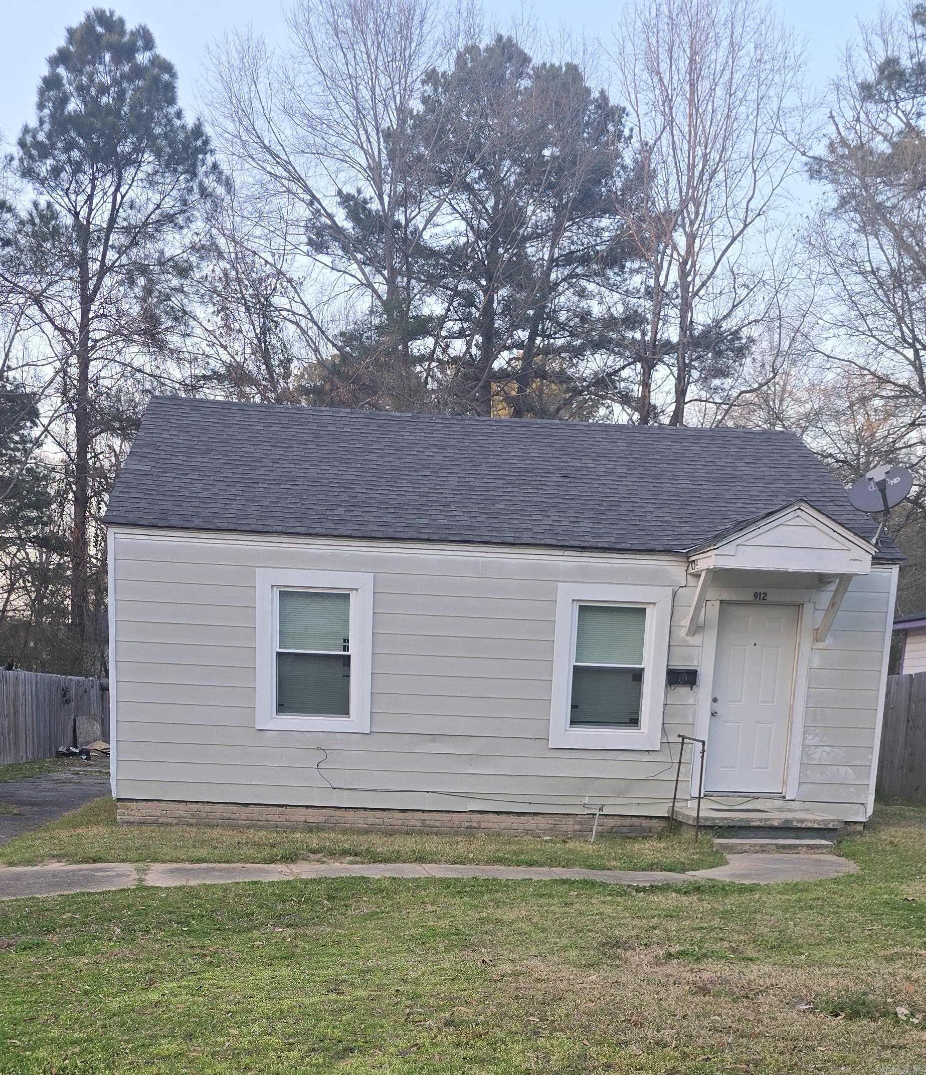 Attention investors and contractors this property presents an incredible opportunity to move a tenant right in. New steel doors, privacy fence, plumbing updated and new windows