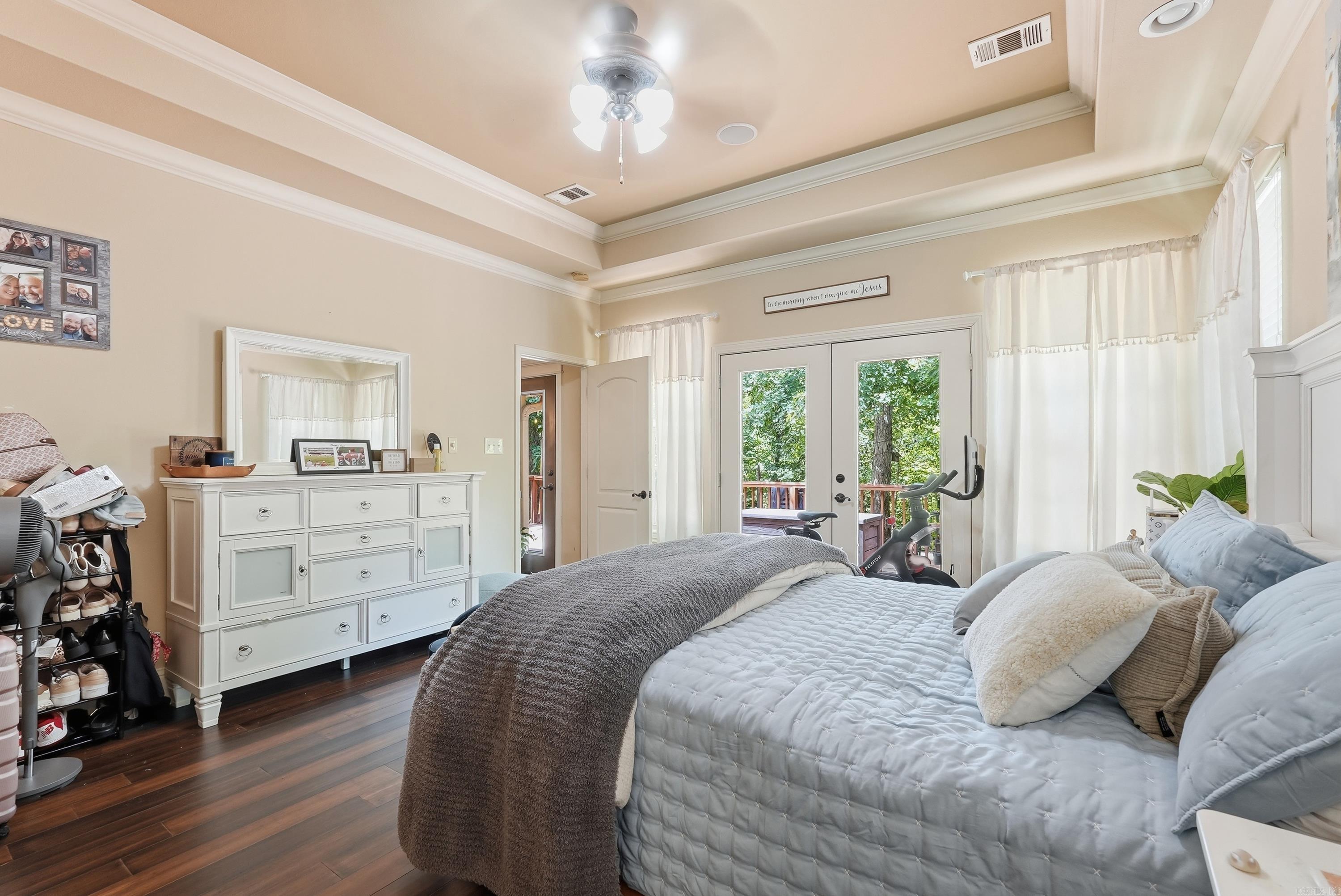 EAGLE ROCK - Residential