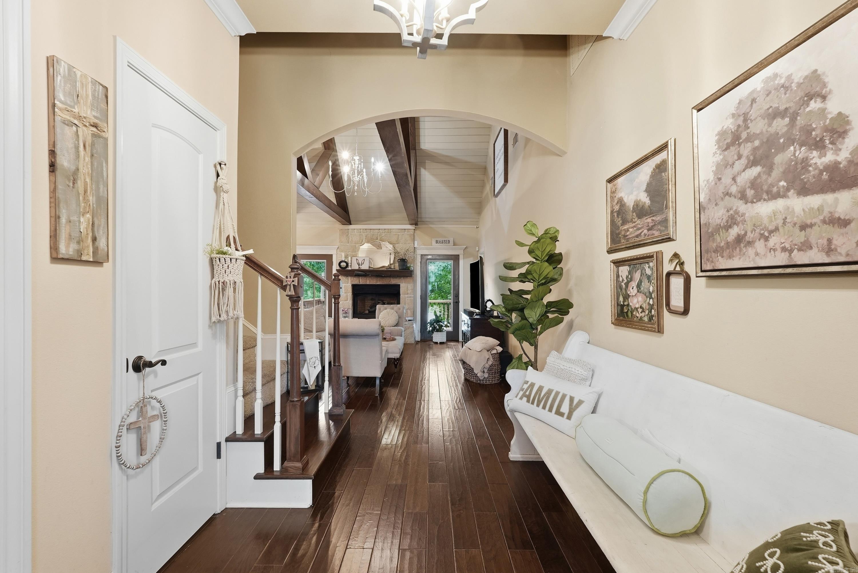 EAGLE ROCK - Residential