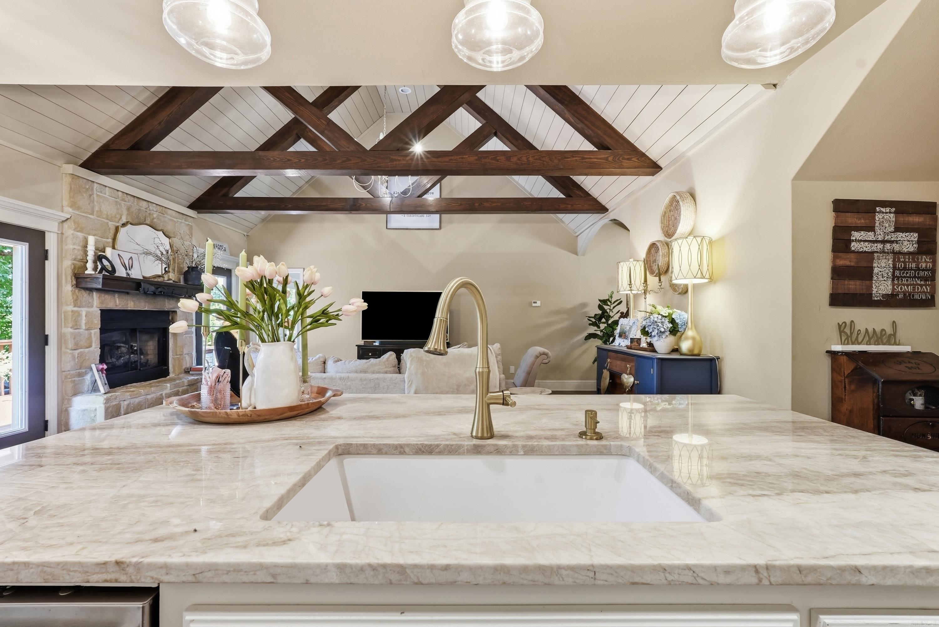 EAGLE ROCK - Residential