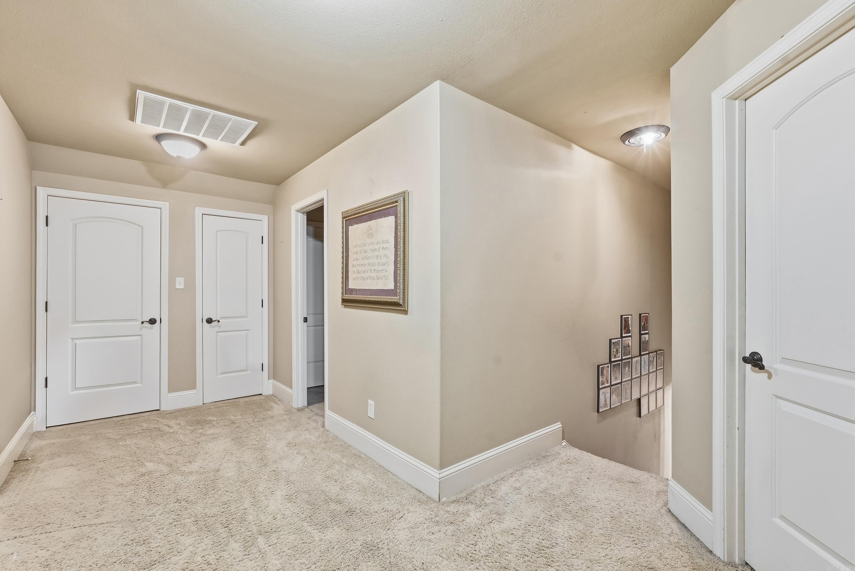 EAGLE ROCK - Residential