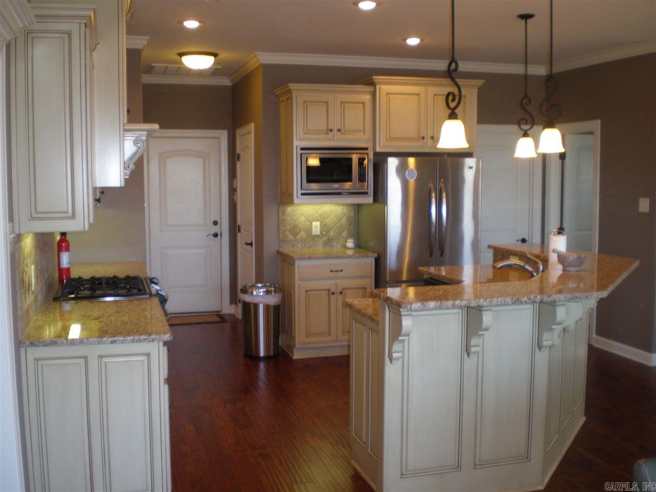 MAJESTIC POINTE - Residential