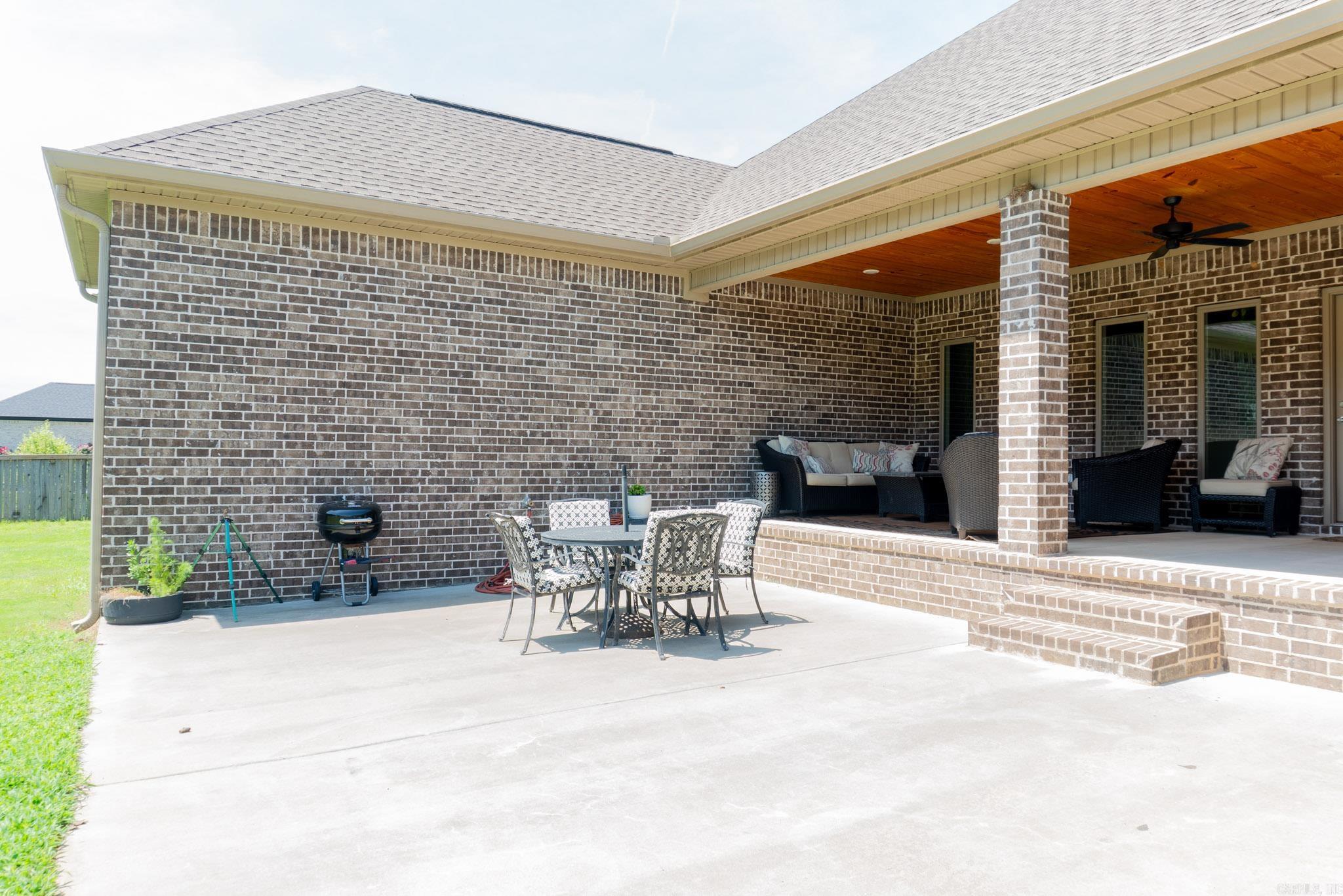 OAK TREE SOUTH - Residential