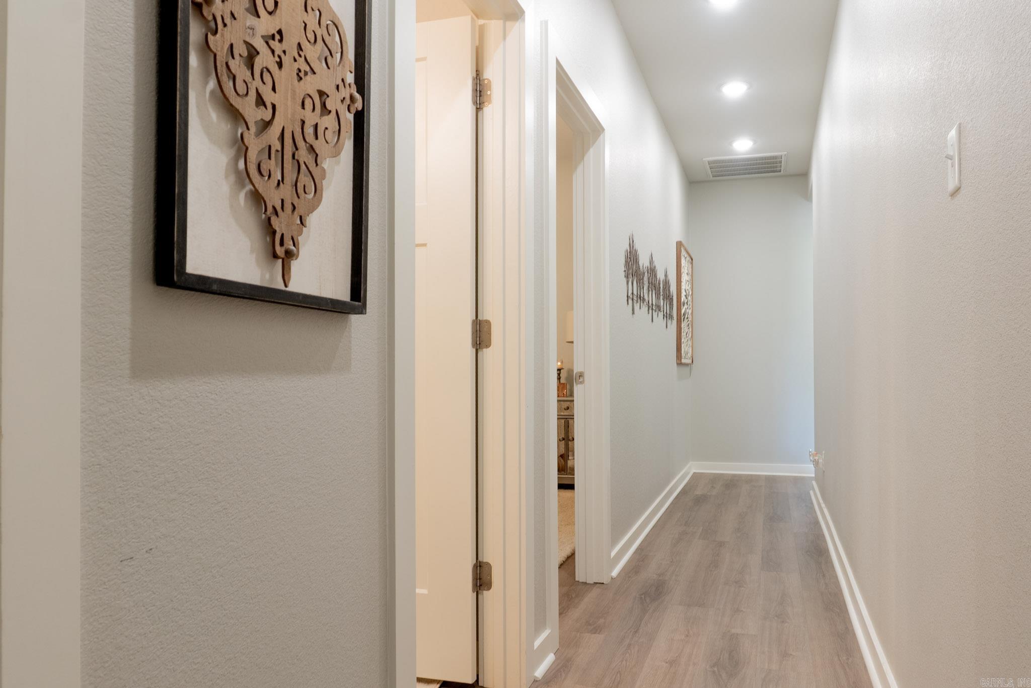 OAK TREE SOUTH - Residential