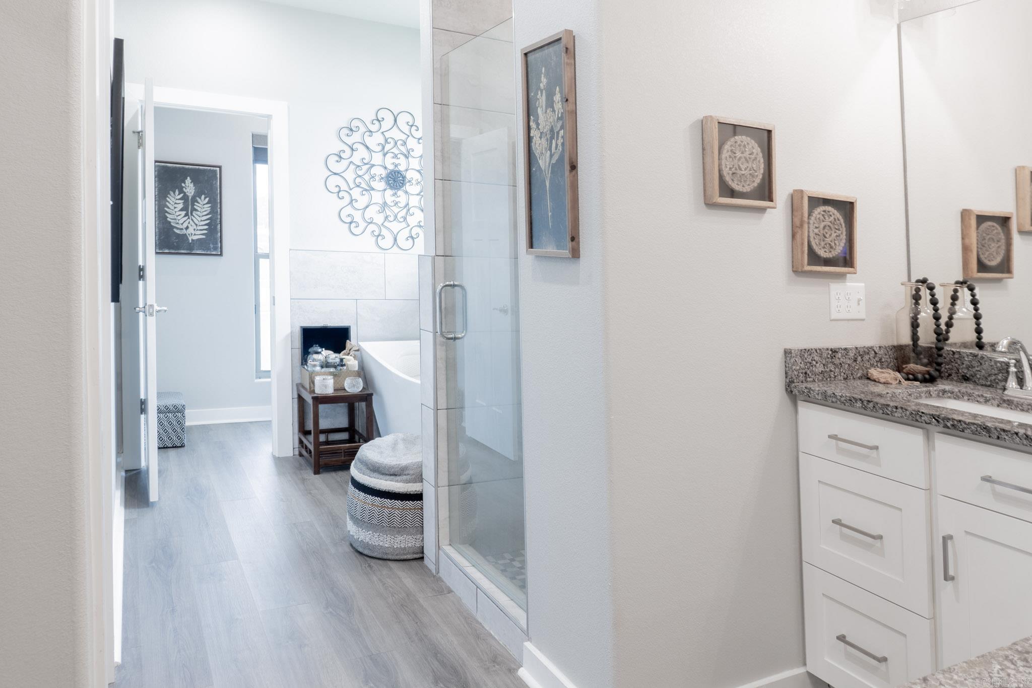 OAK TREE SOUTH - Residential