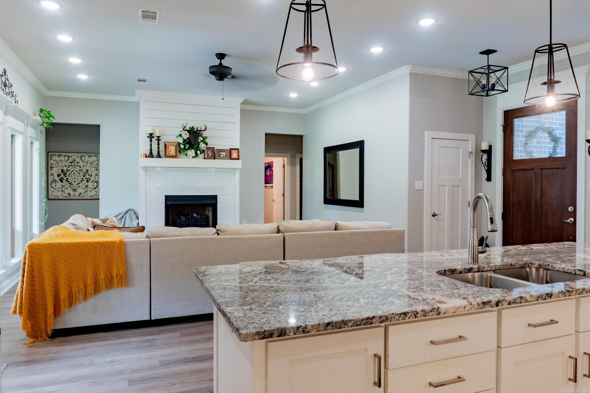 OAK TREE SOUTH - Residential