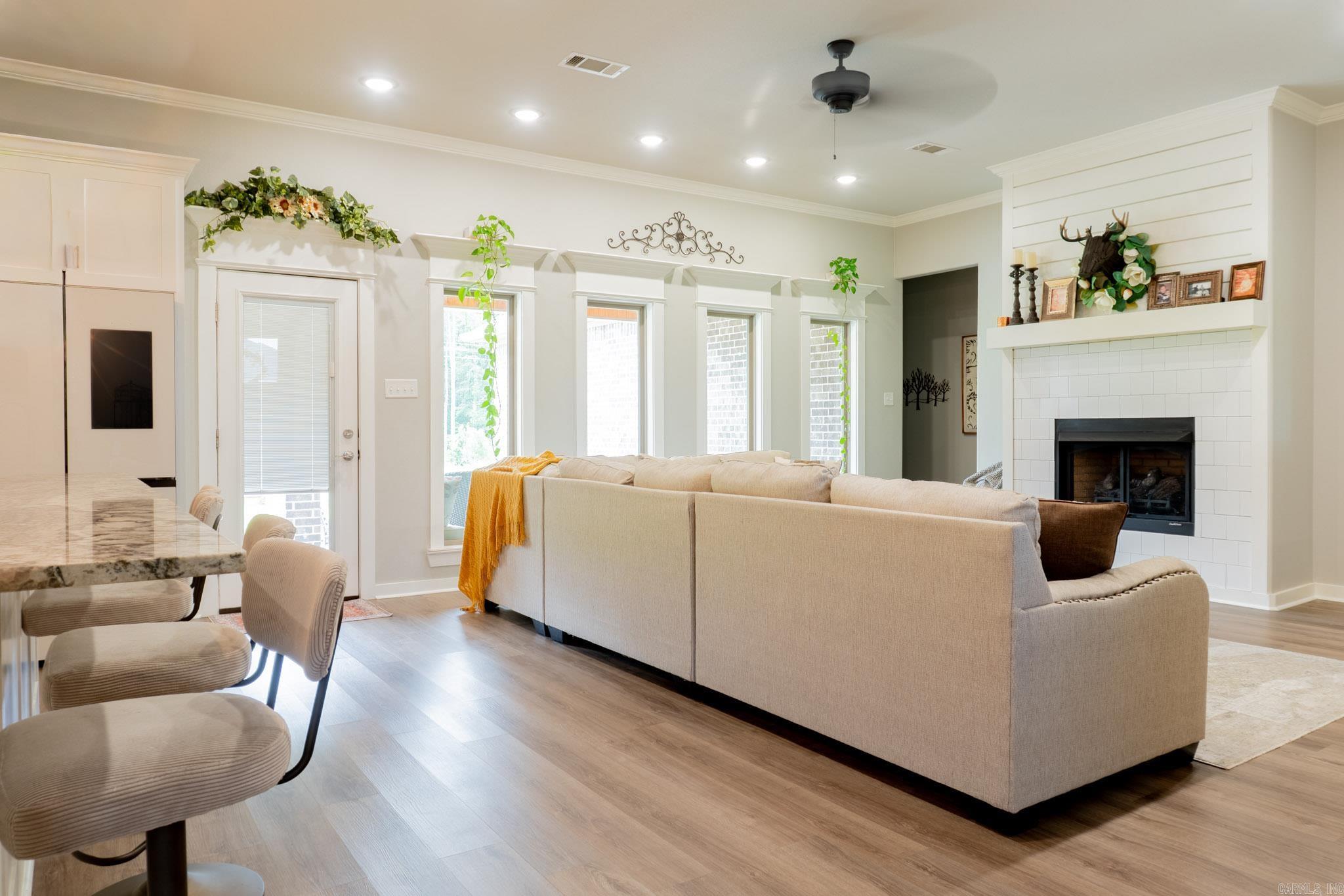 OAK TREE SOUTH - Residential