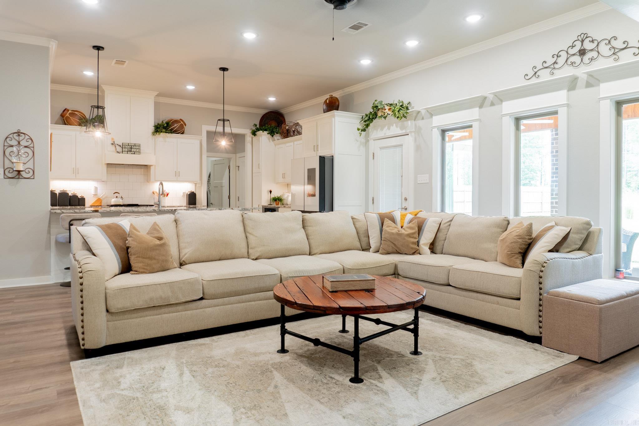 OAK TREE SOUTH - Residential