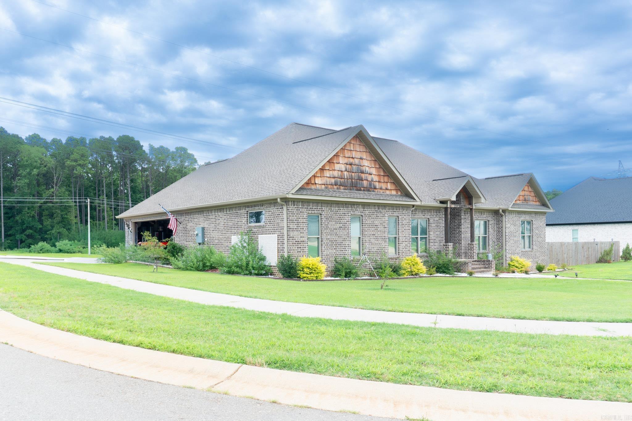 OAK TREE SOUTH - Residential