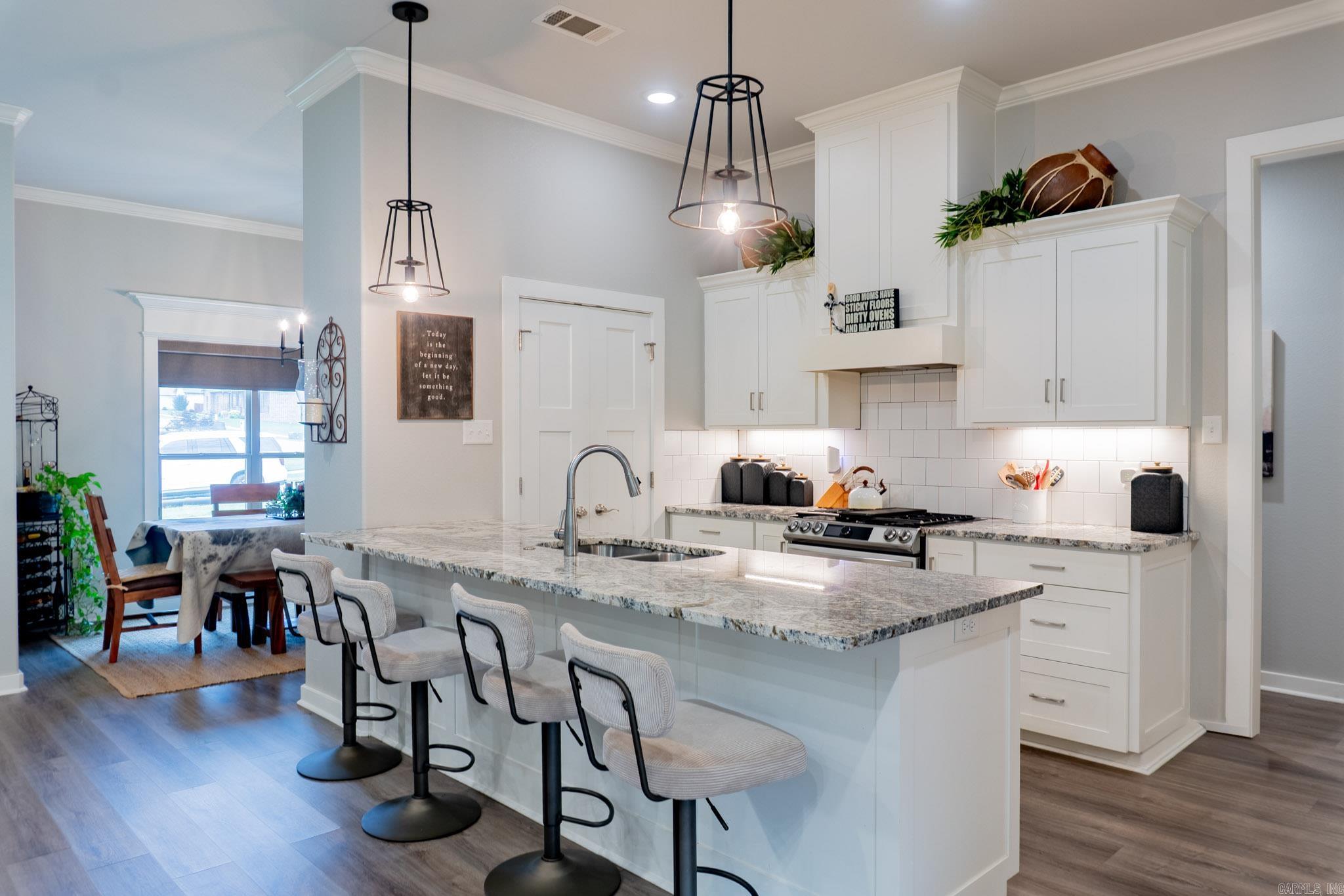 OAK TREE SOUTH - Residential