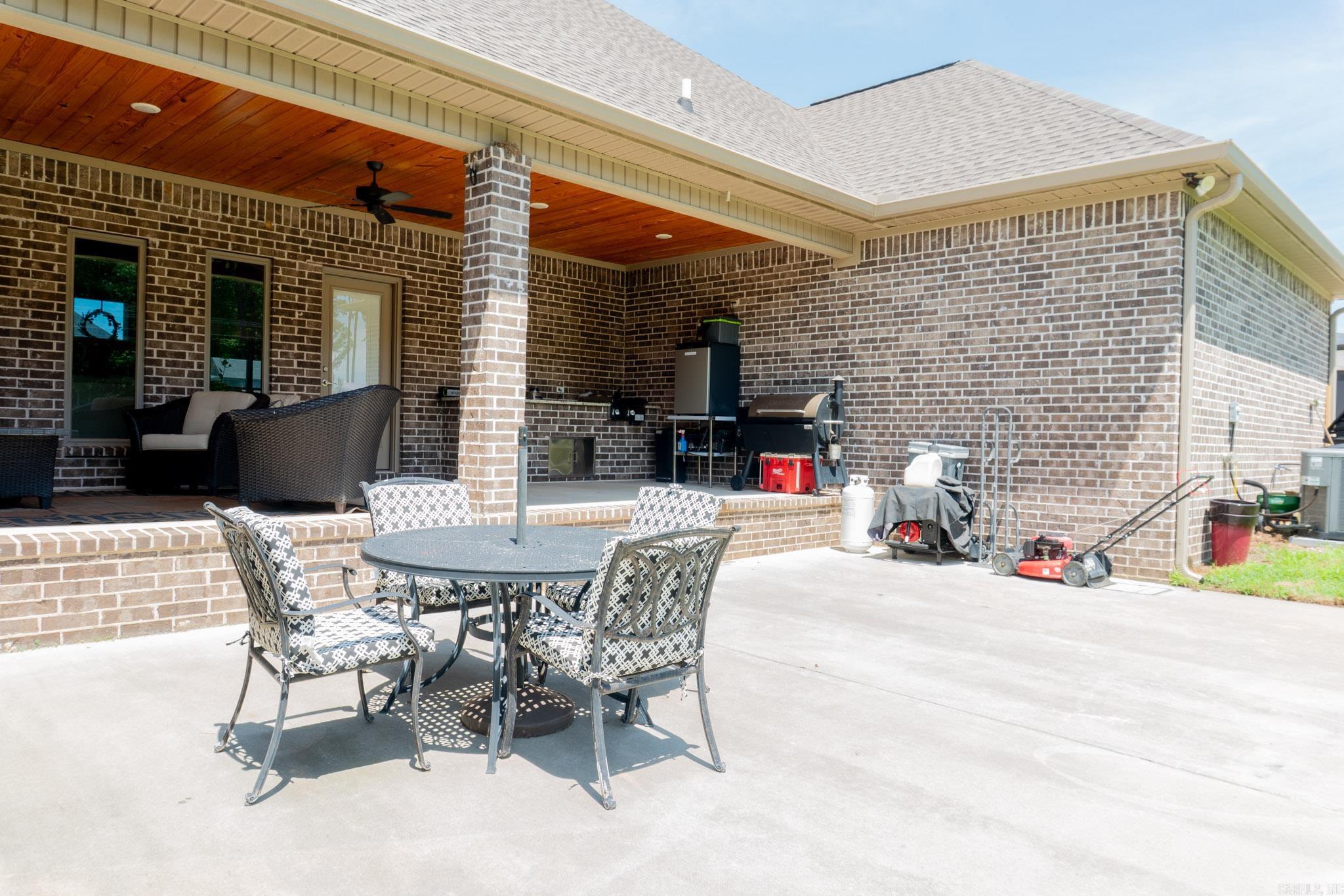 OAK TREE SOUTH - Residential