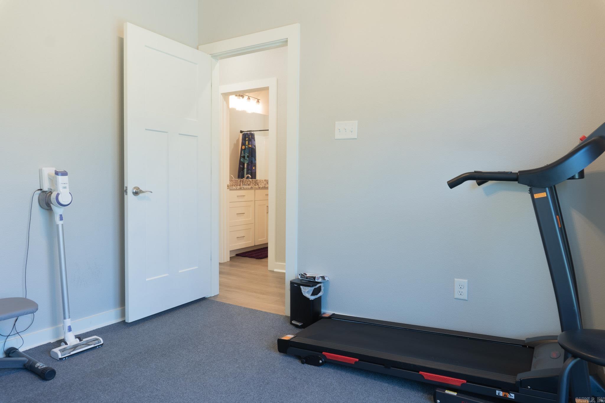 OAK TREE SOUTH - Residential