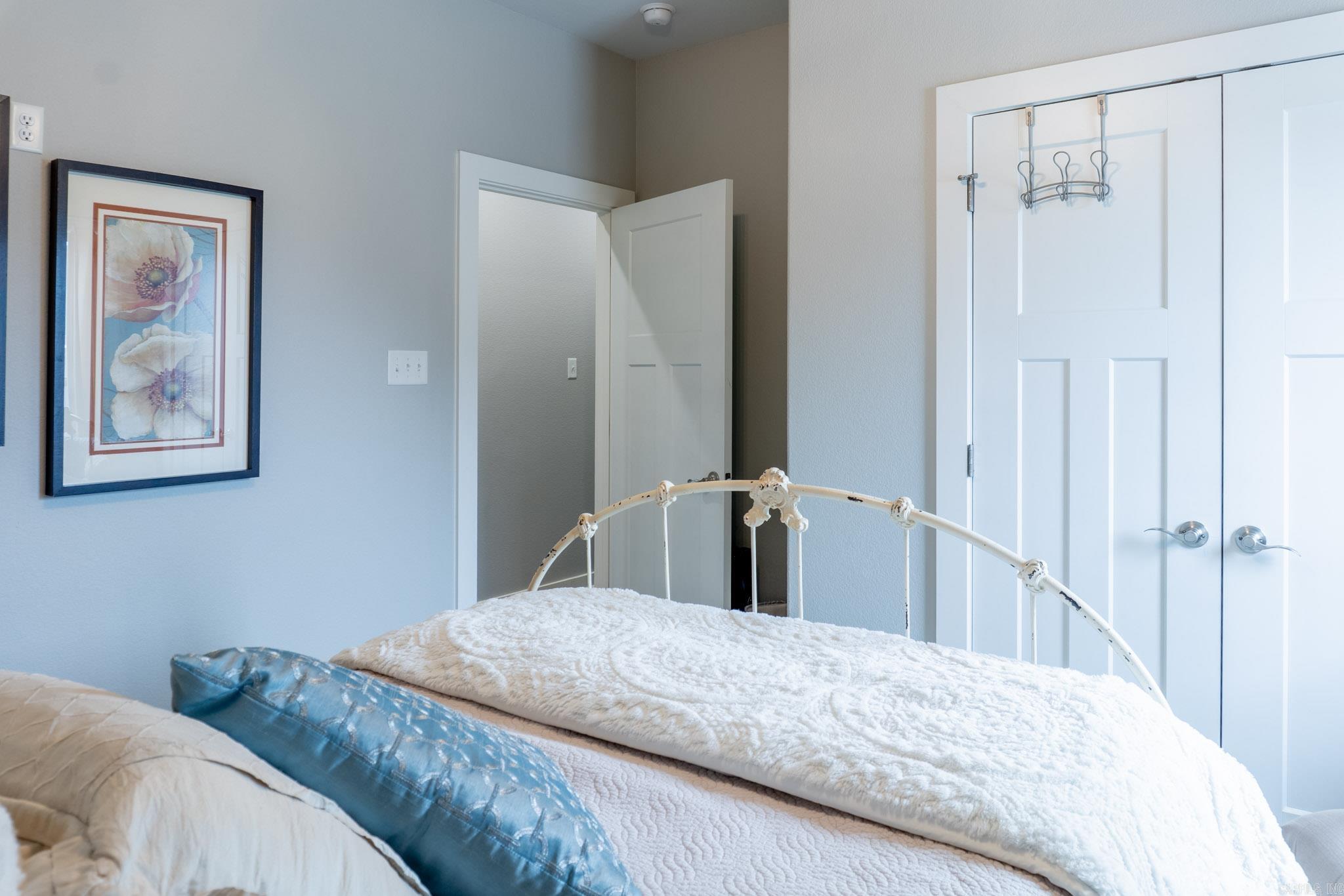 OAK TREE SOUTH - Residential