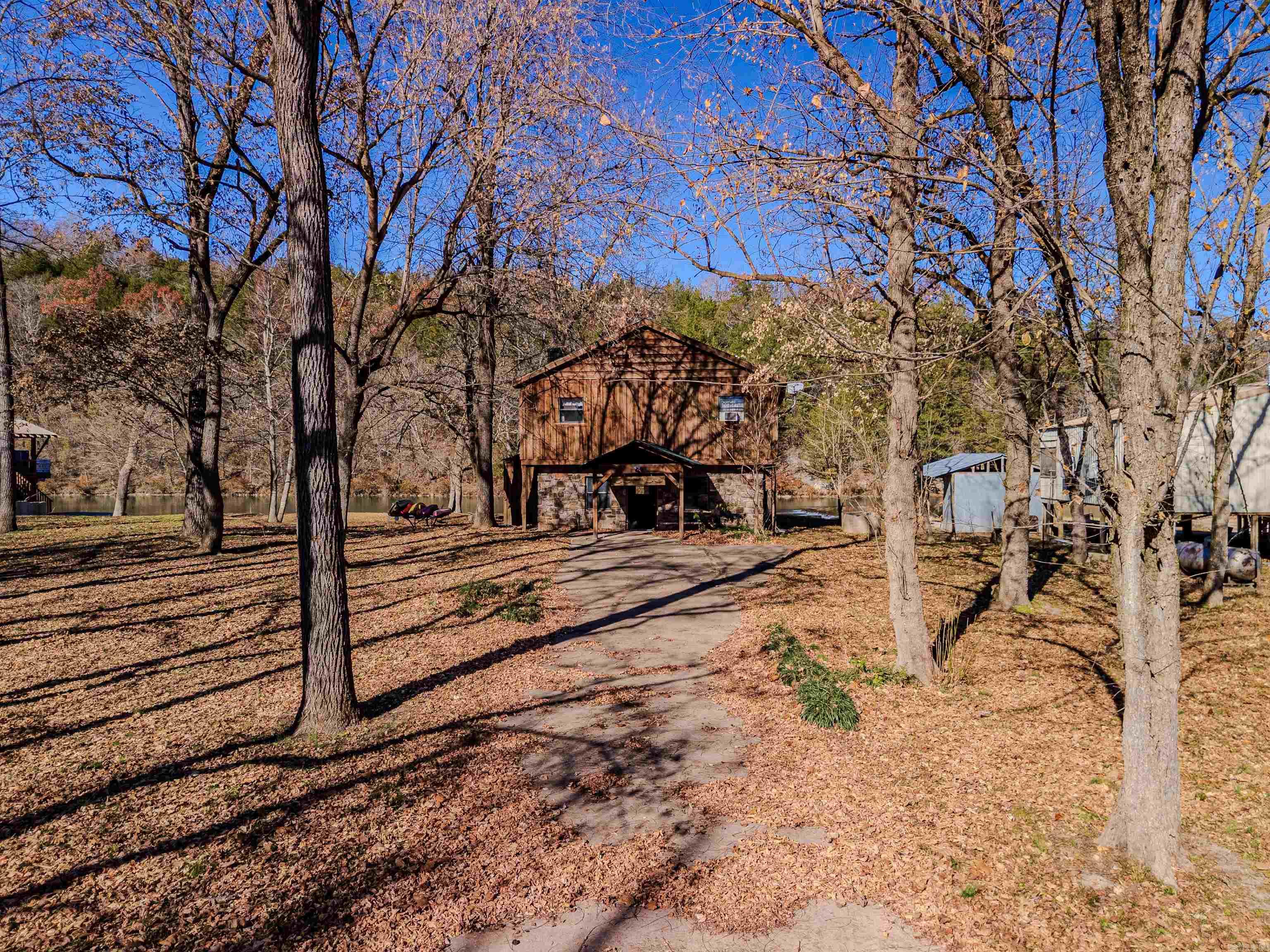JOHNSON S R FARM - Residential