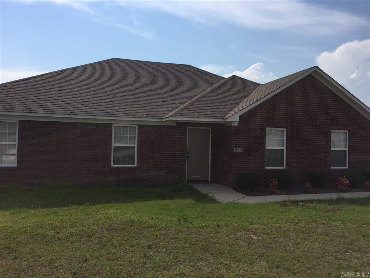New Listing; deposit $1,300.00