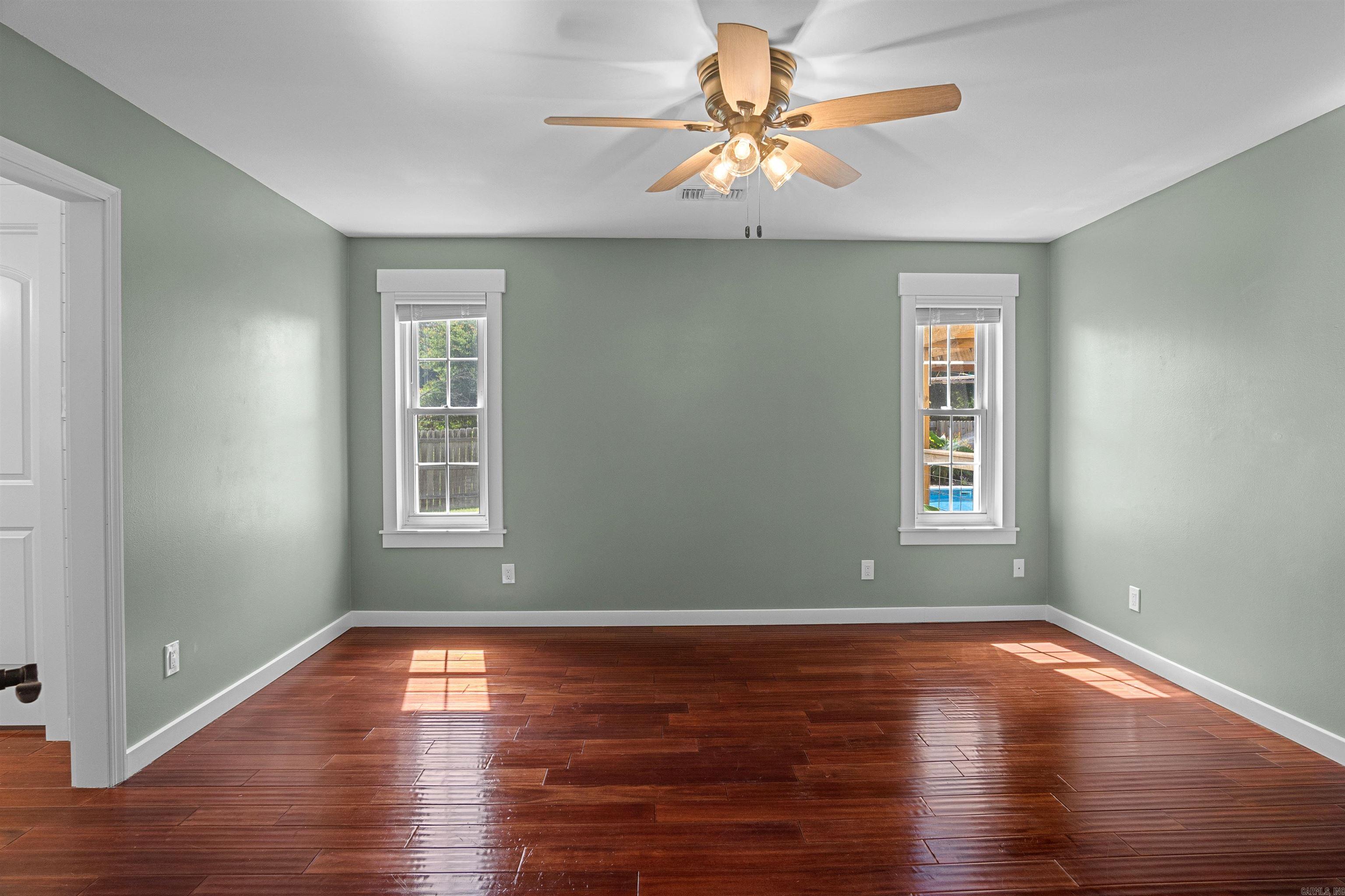 COUNTRY WOOD UNIT - Residential