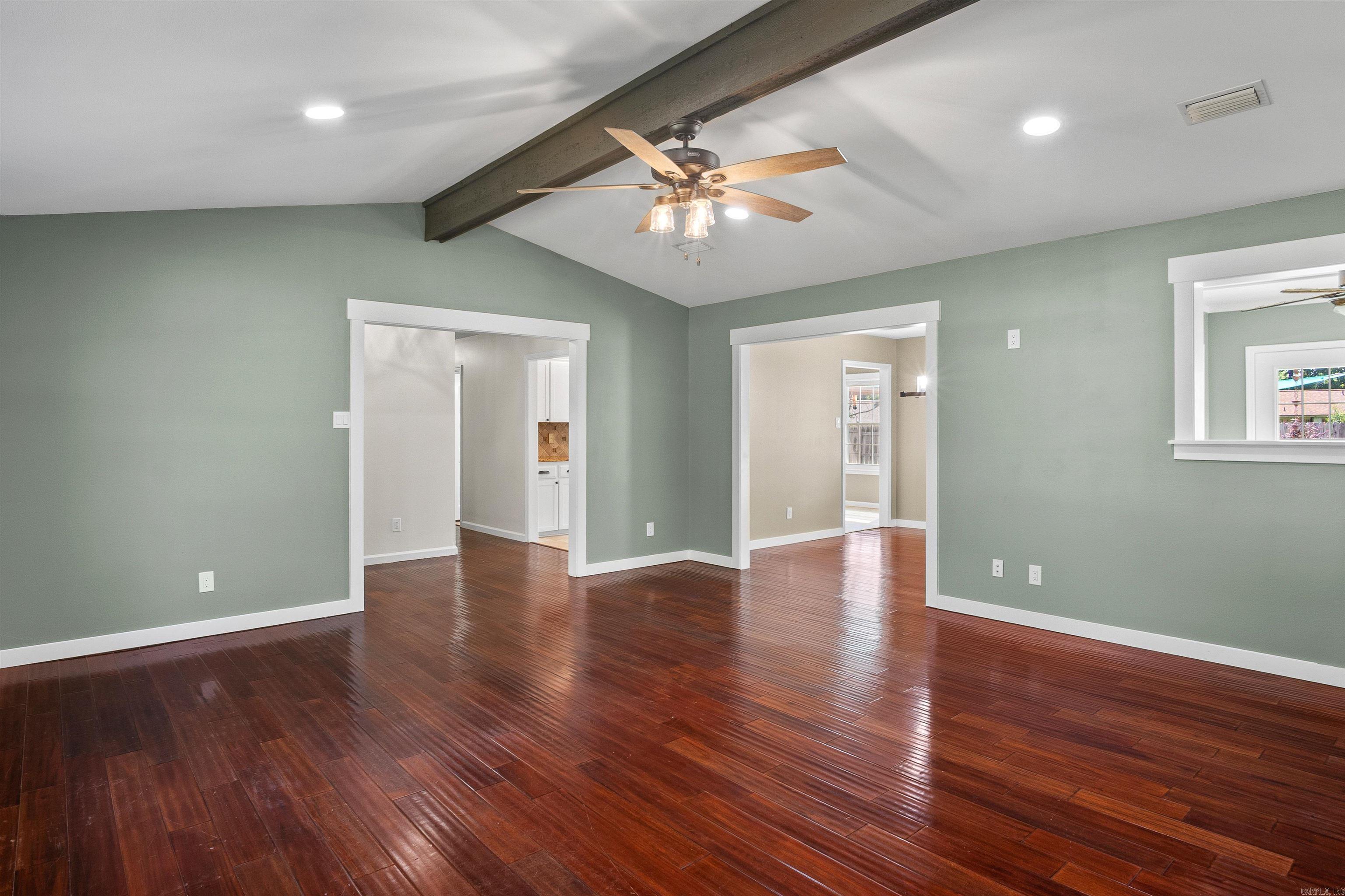 COUNTRY WOOD UNIT - Residential