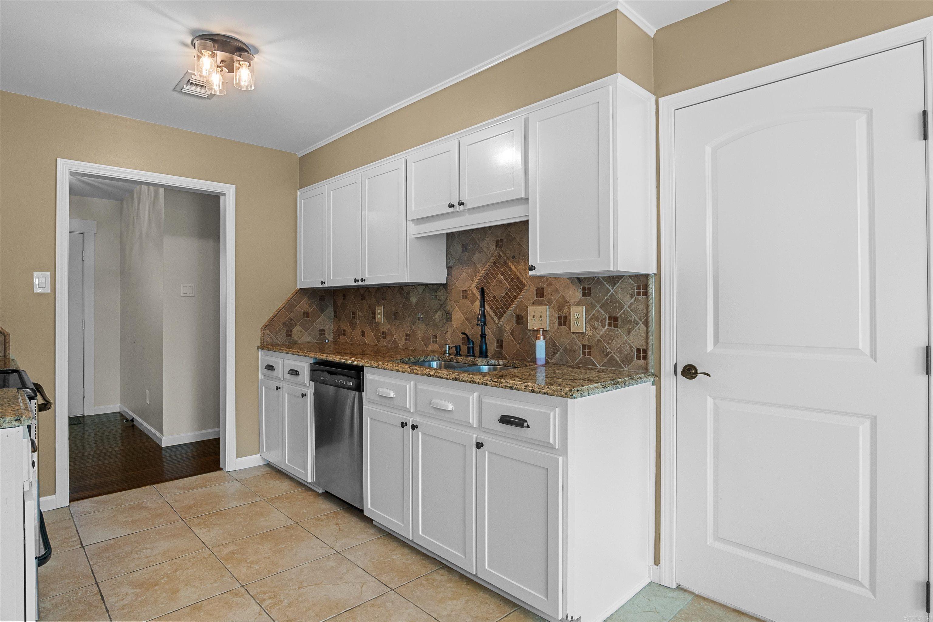 COUNTRY WOOD UNIT - Residential
