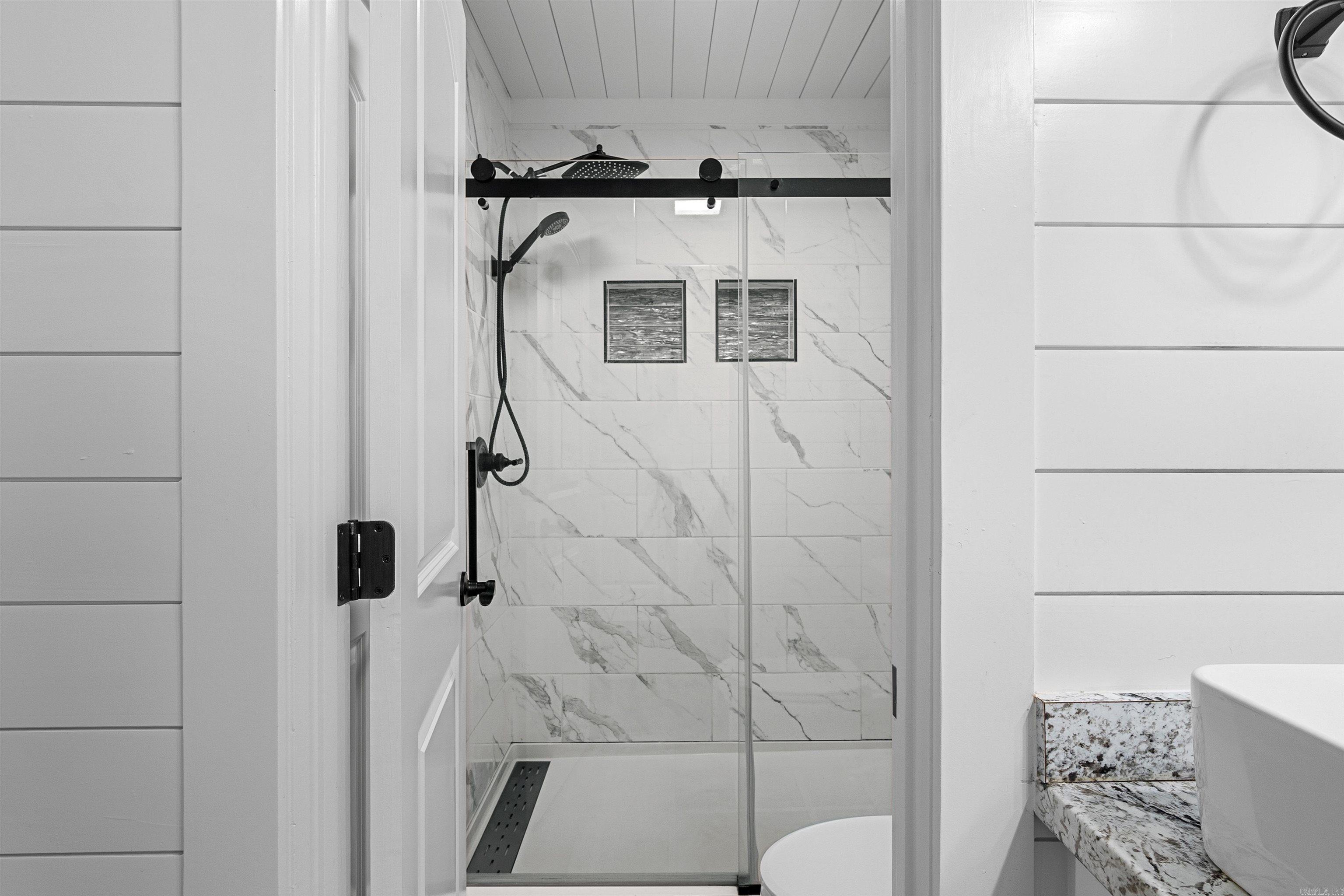 COUNTRY WOOD UNIT - Residential