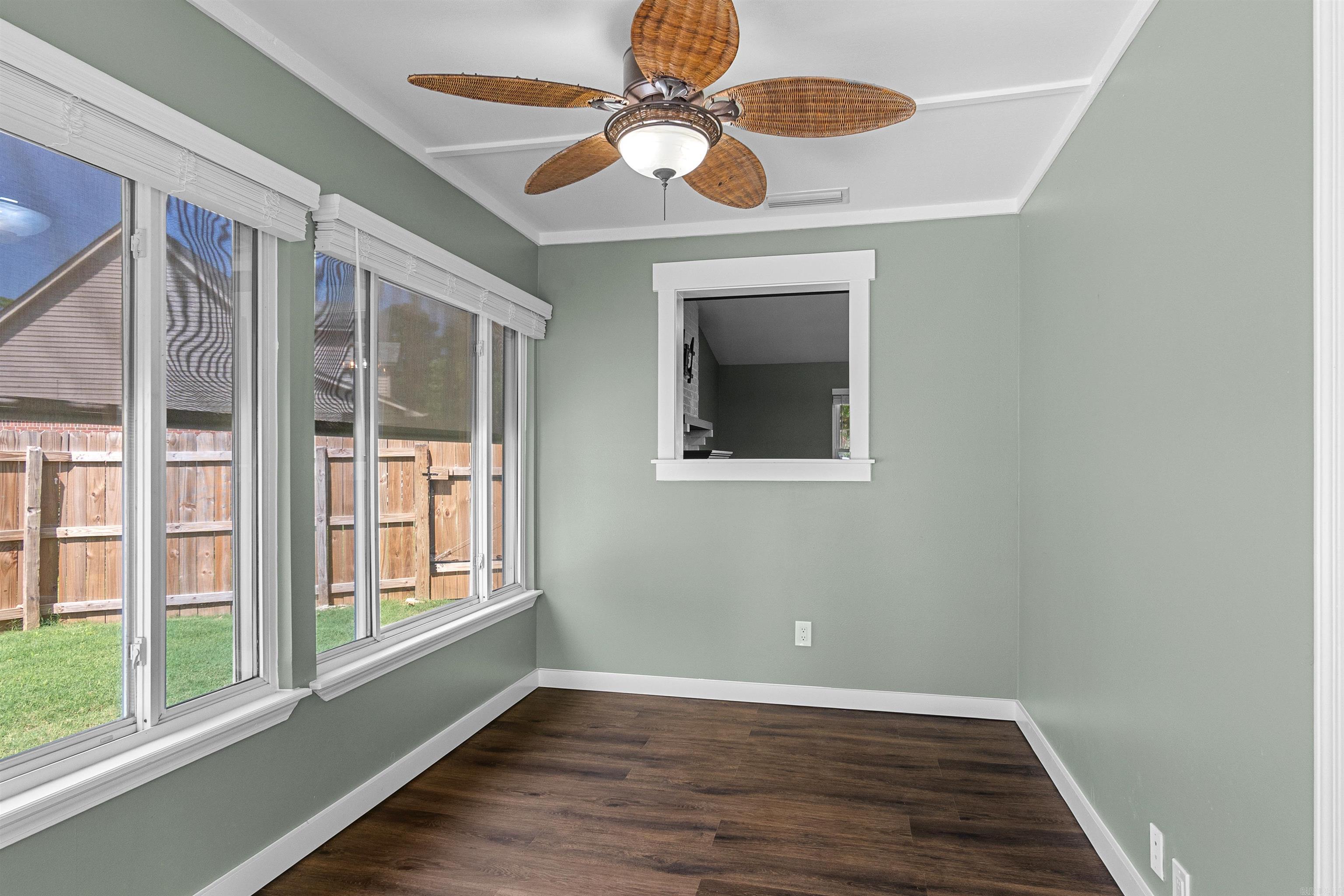 COUNTRY WOOD UNIT - Residential