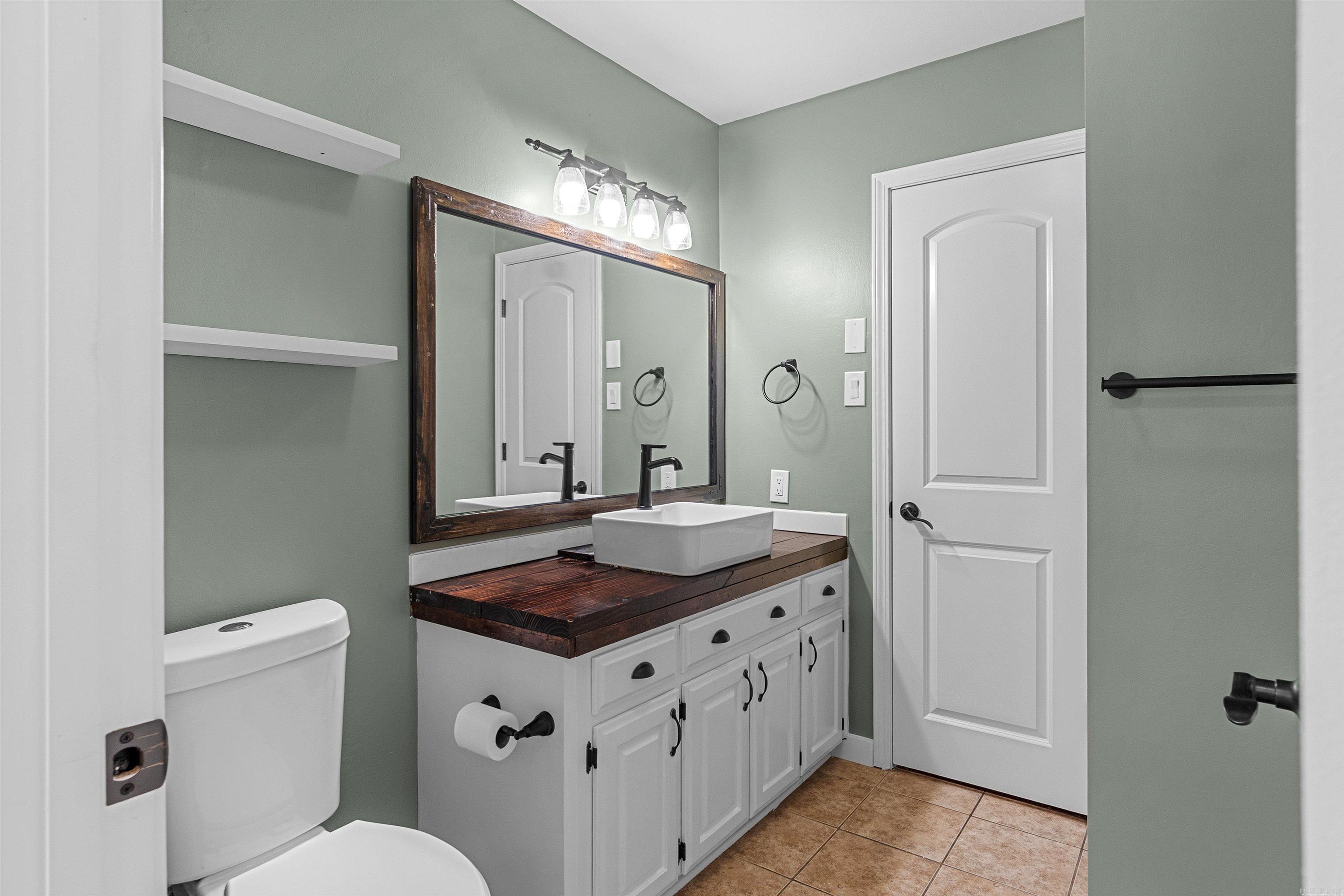 COUNTRY WOOD UNIT - Residential
