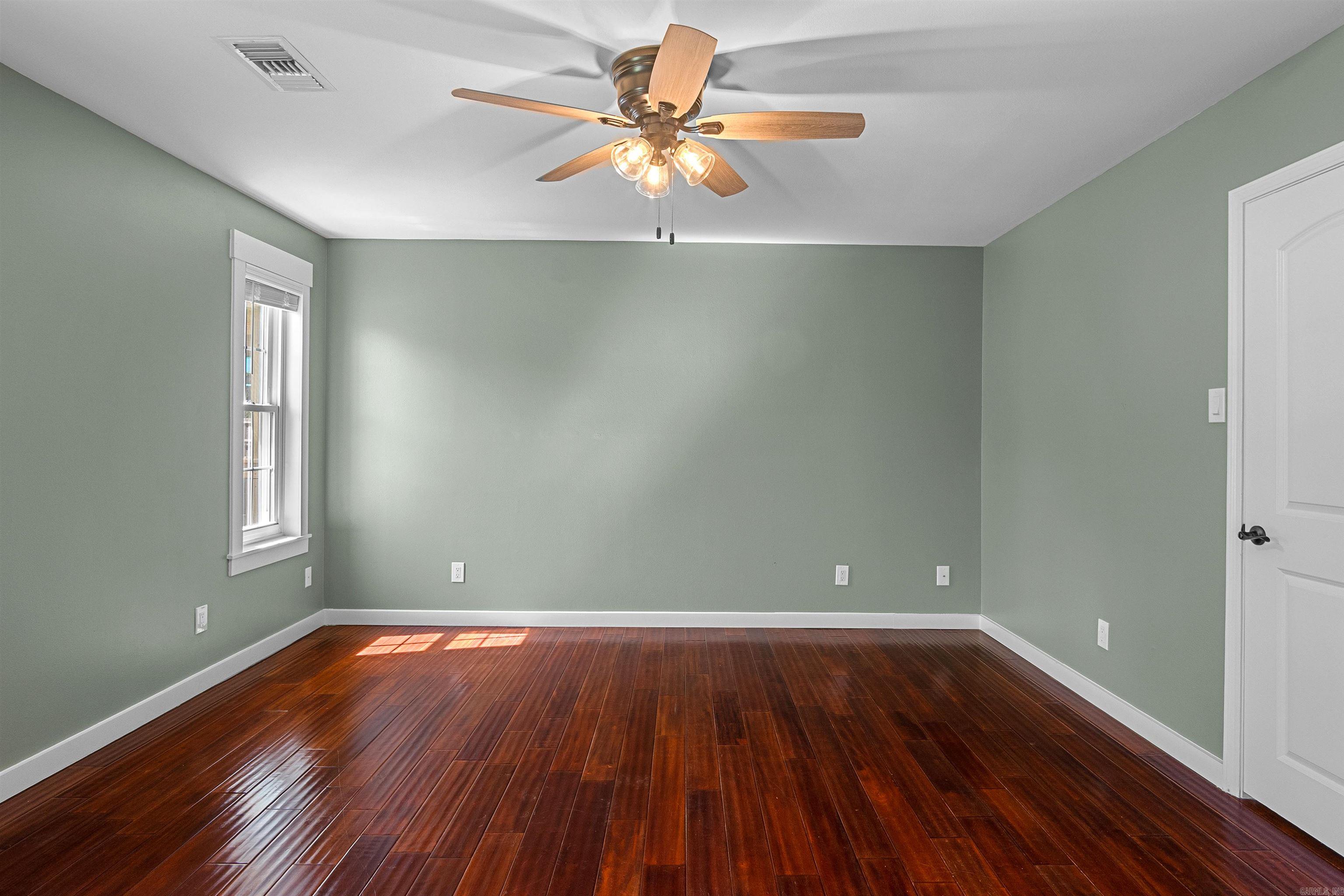 COUNTRY WOOD UNIT - Residential