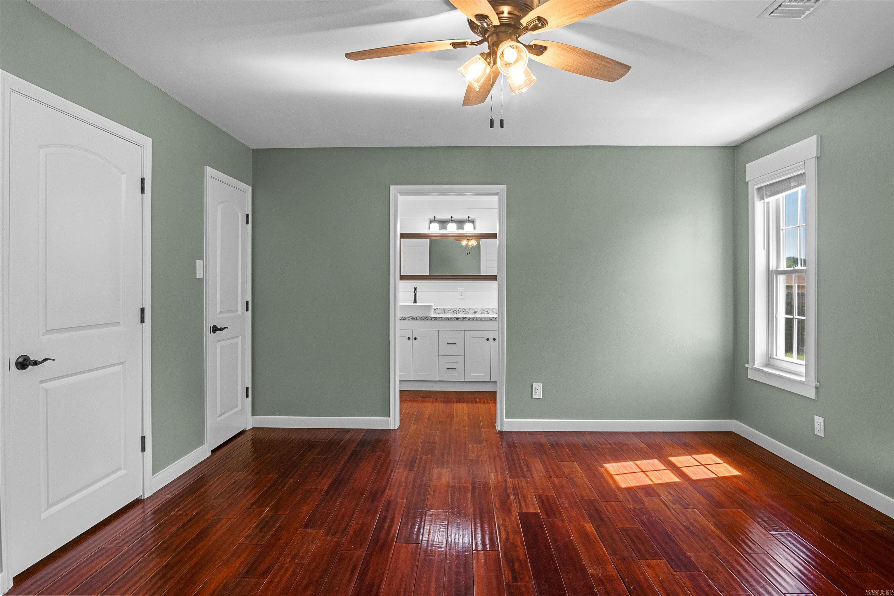 COUNTRY WOOD UNIT - Residential