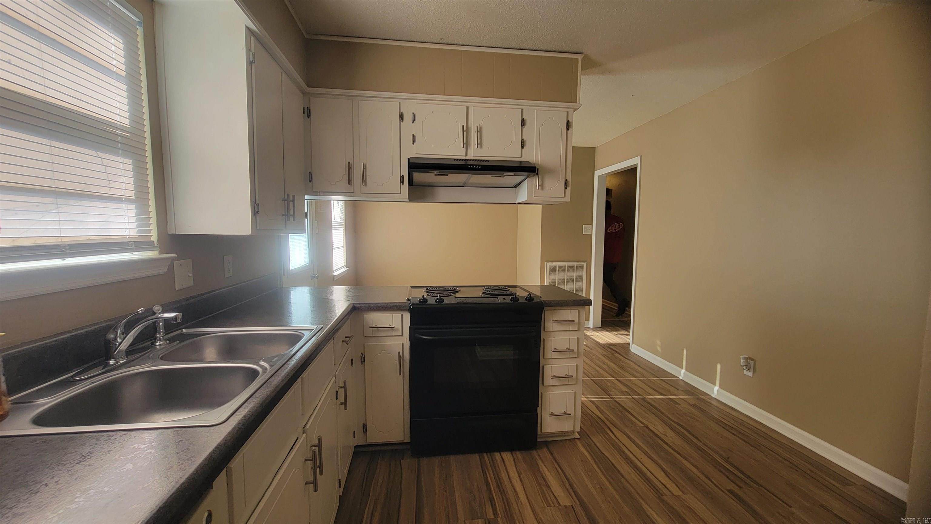 Tiffany Manor - Residential Lease