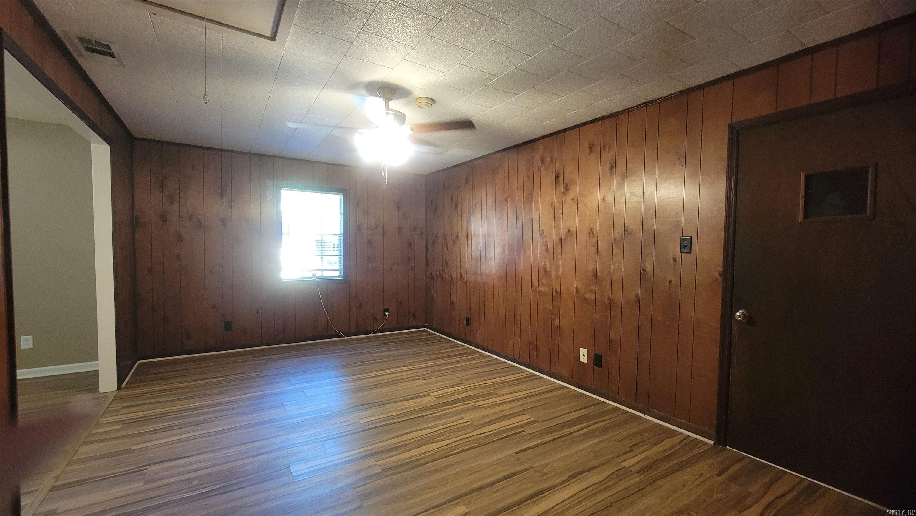 Tiffany Manor - Residential Lease